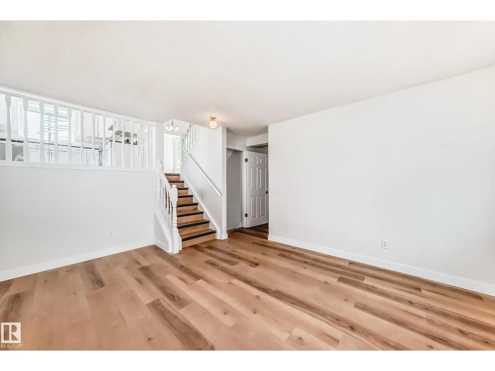 1141 60 ST NW