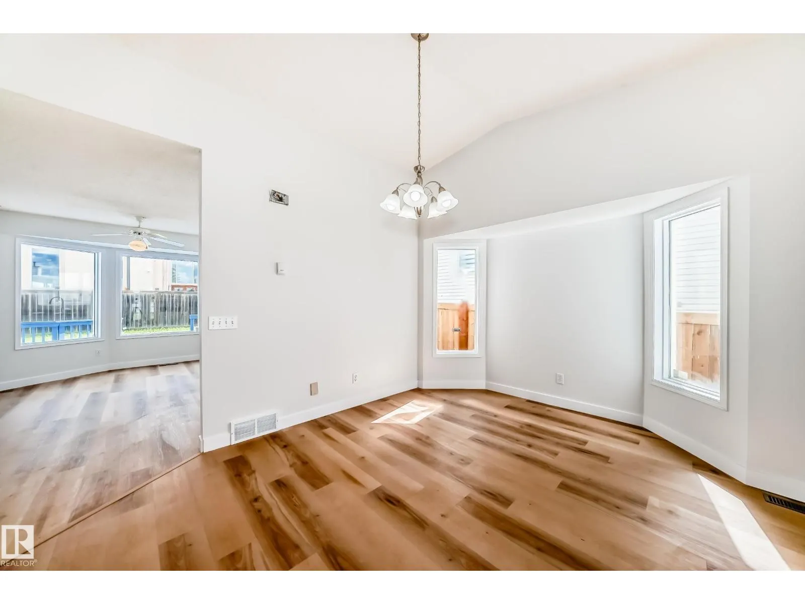 1141 60 ST NW