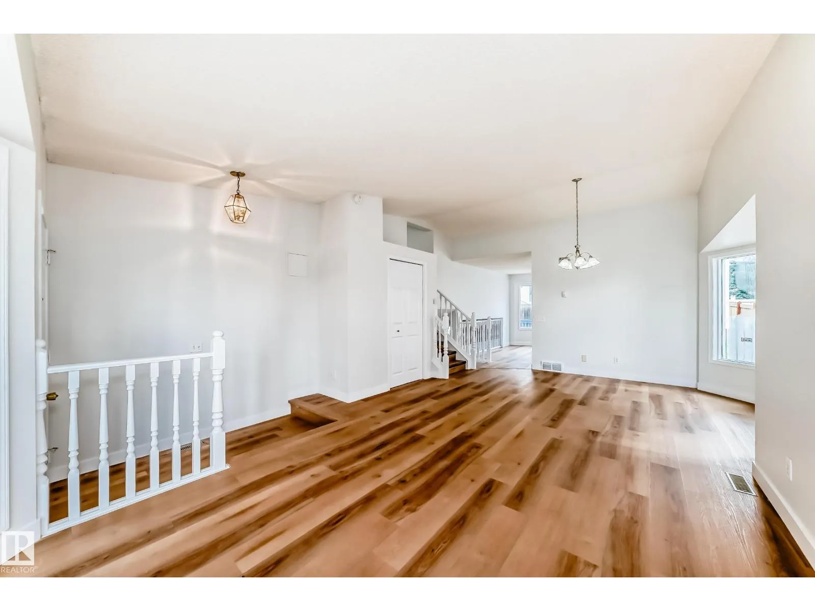 1141 60 ST NW