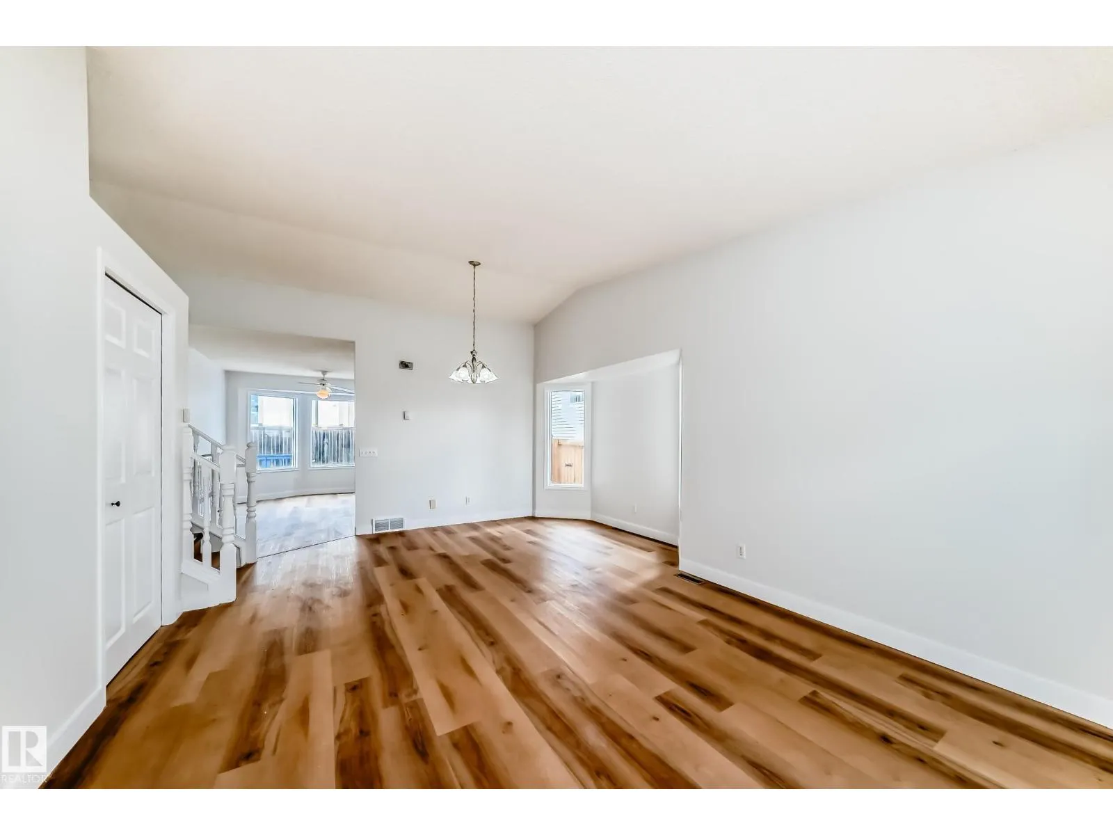 1141 60 ST NW