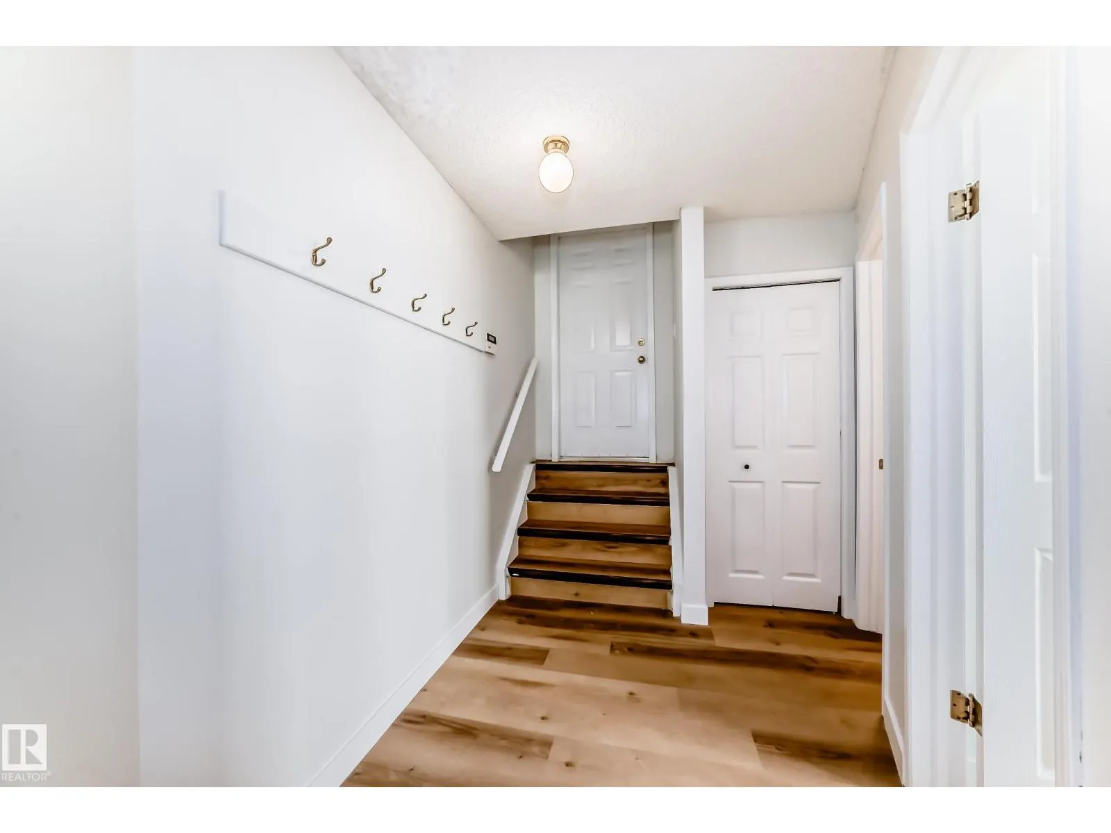 1141 60 ST NW