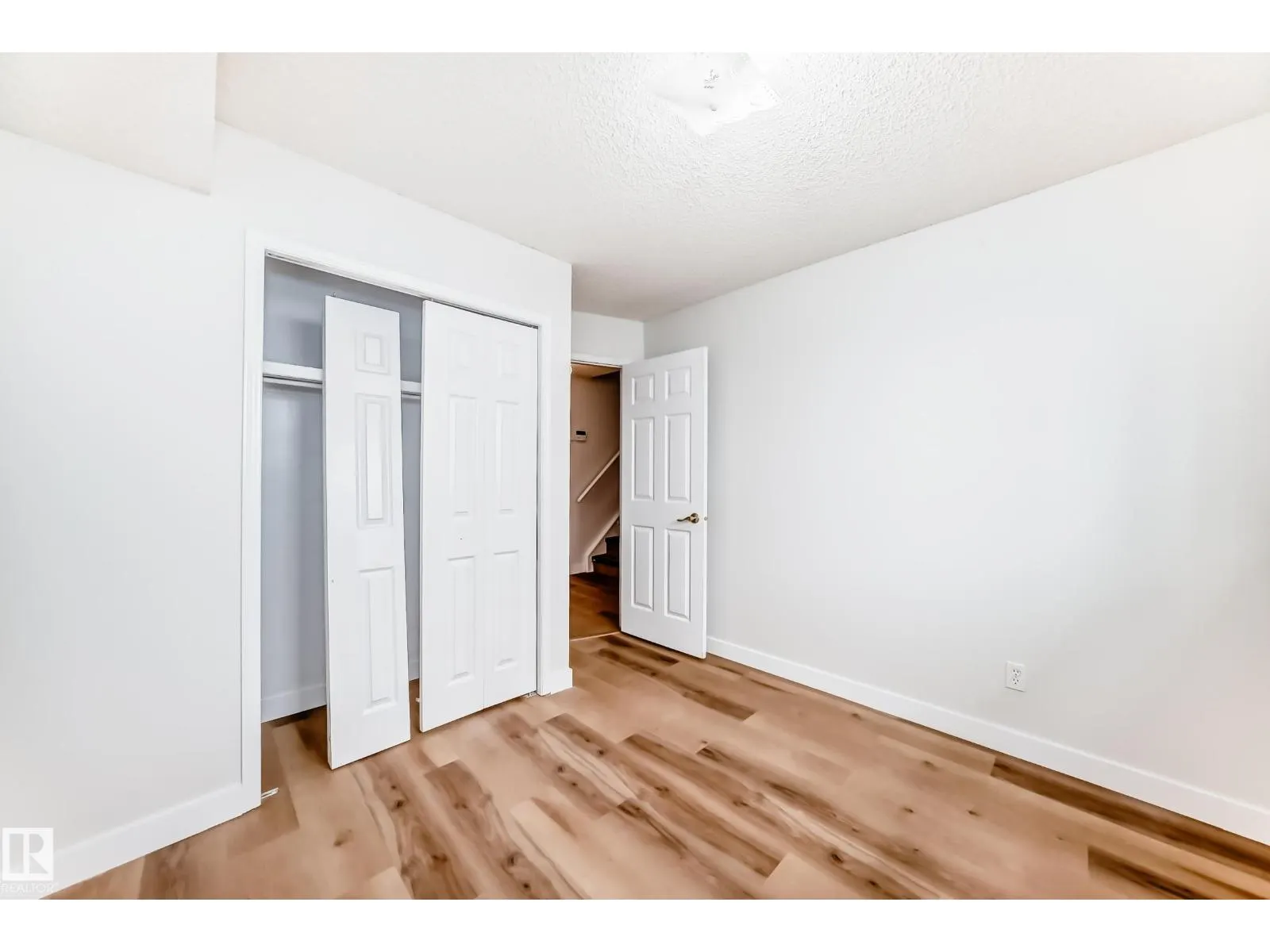 1141 60 ST NW