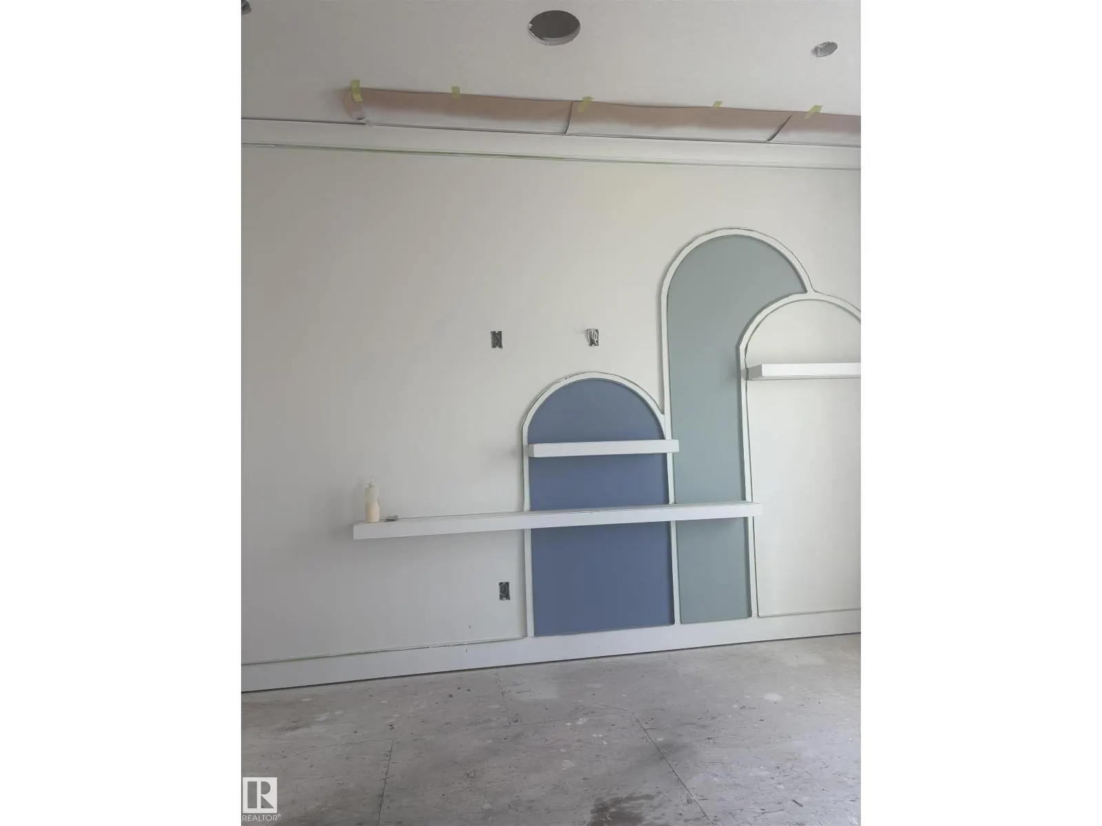 160 EDGEWATER CI
