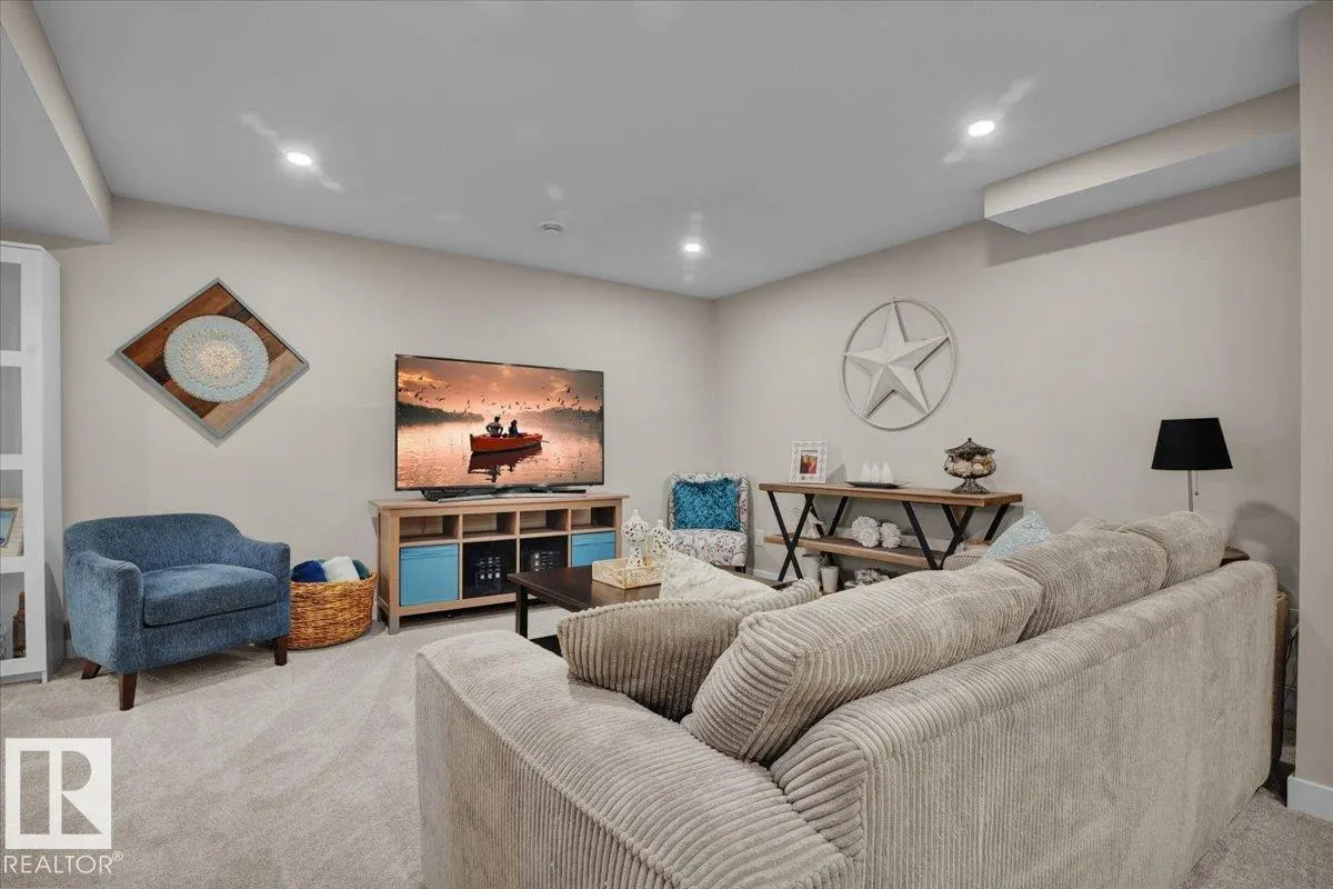 34 STARLING DR
