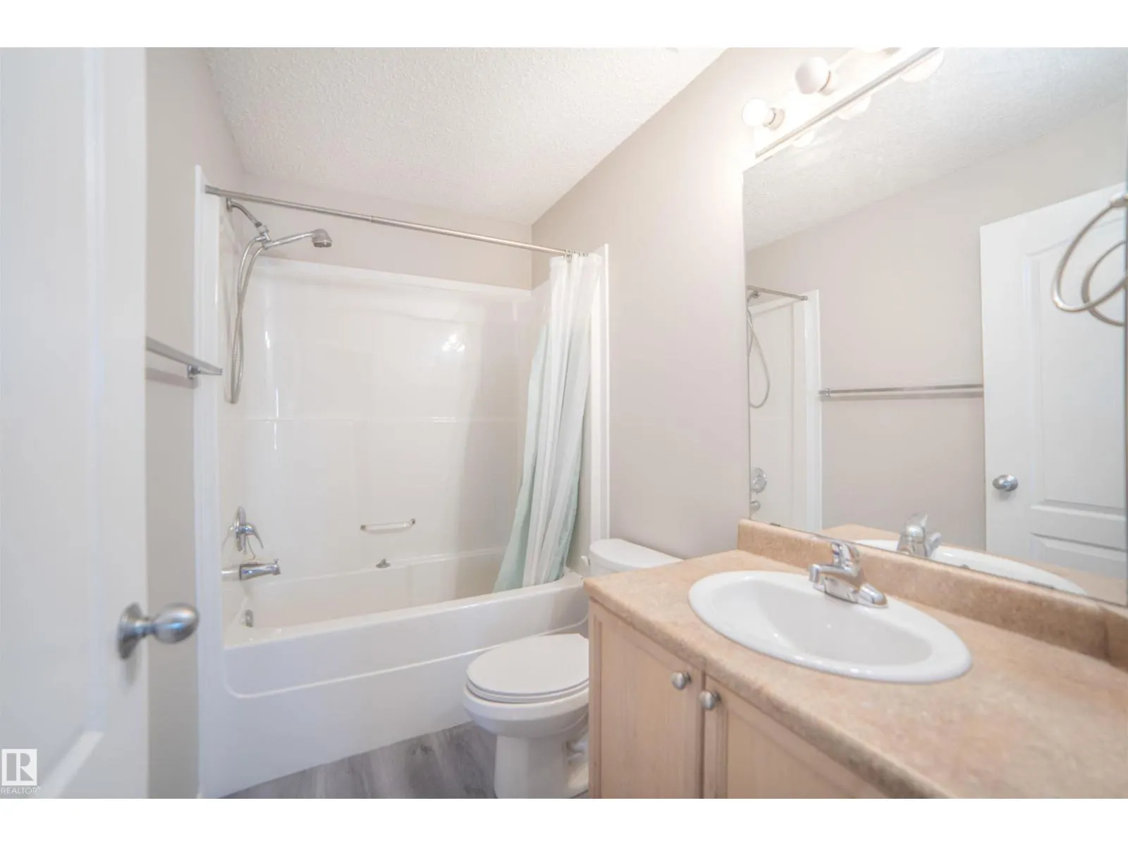 #435 16807 100 AV NW