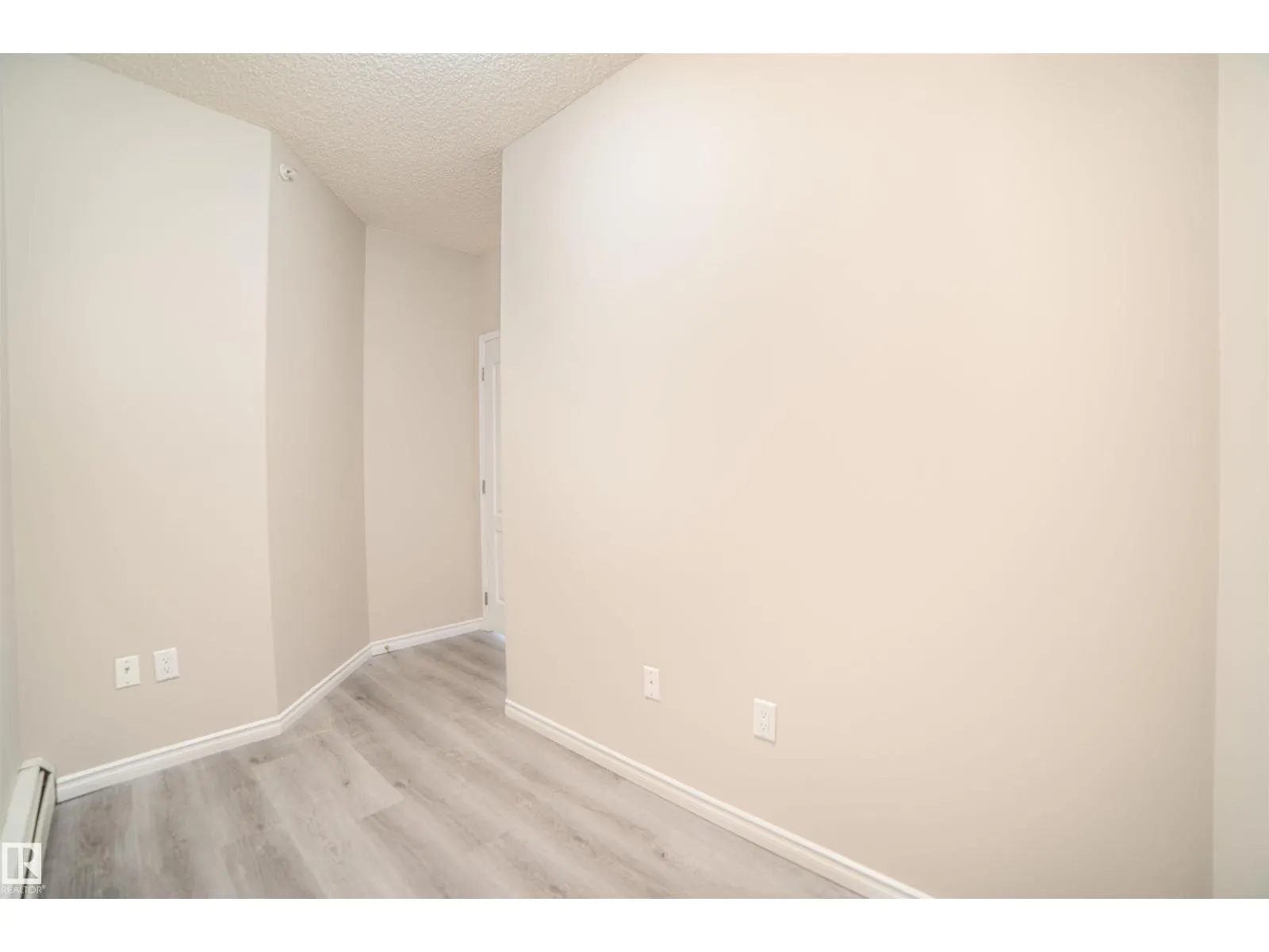 #435 16807 100 AV NW