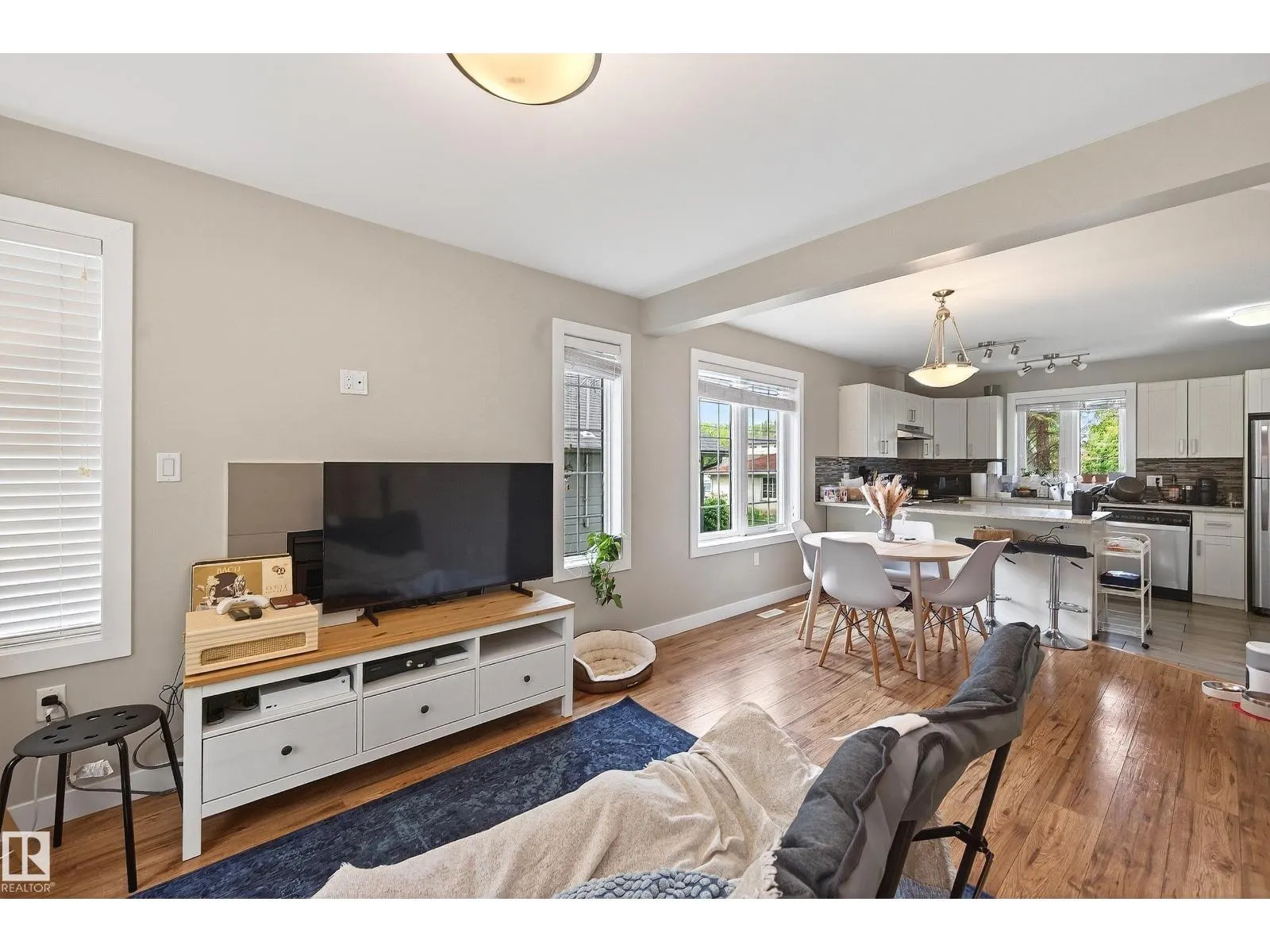 10204 113 AV NW