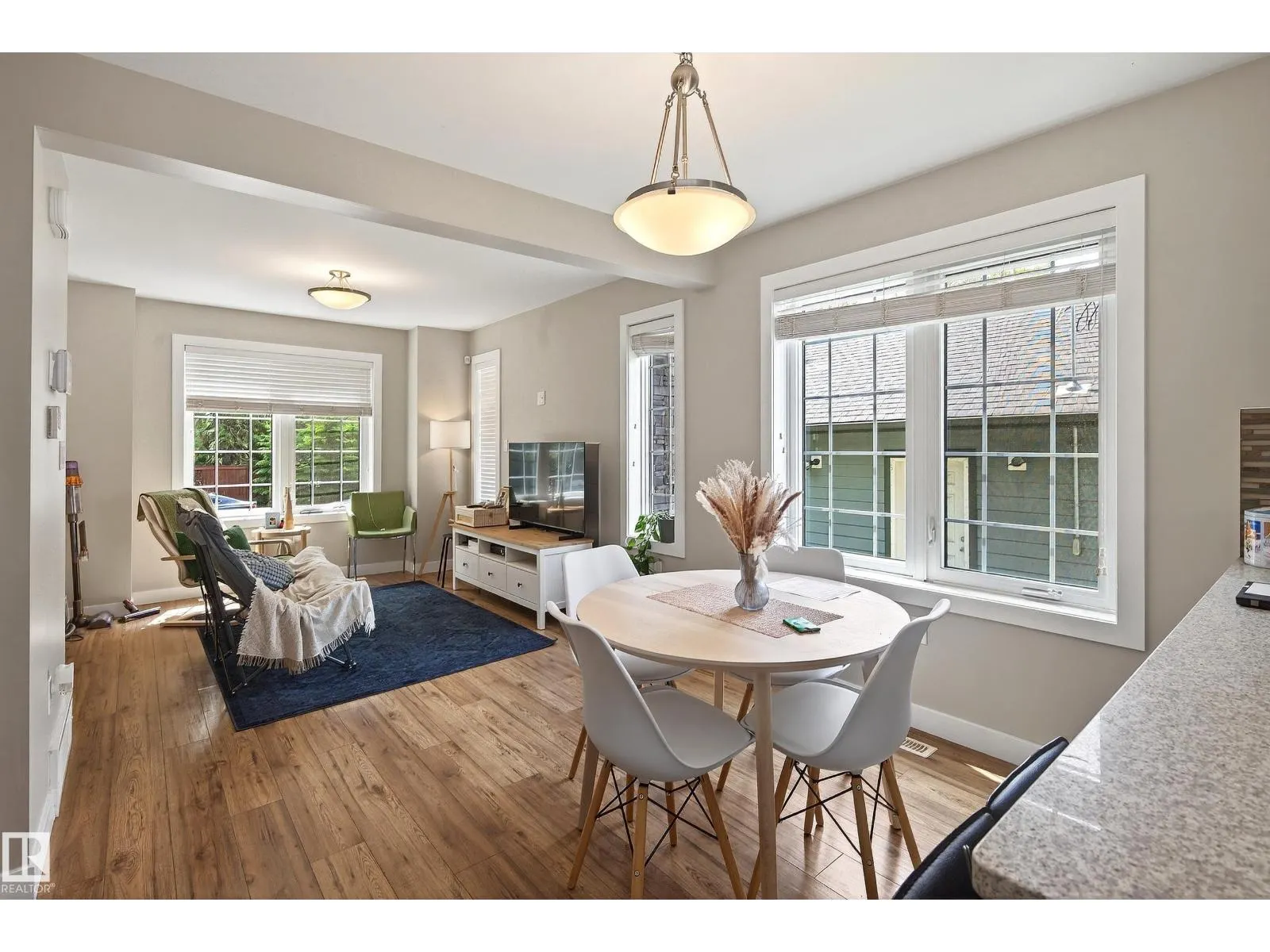 10204 113 AV NW