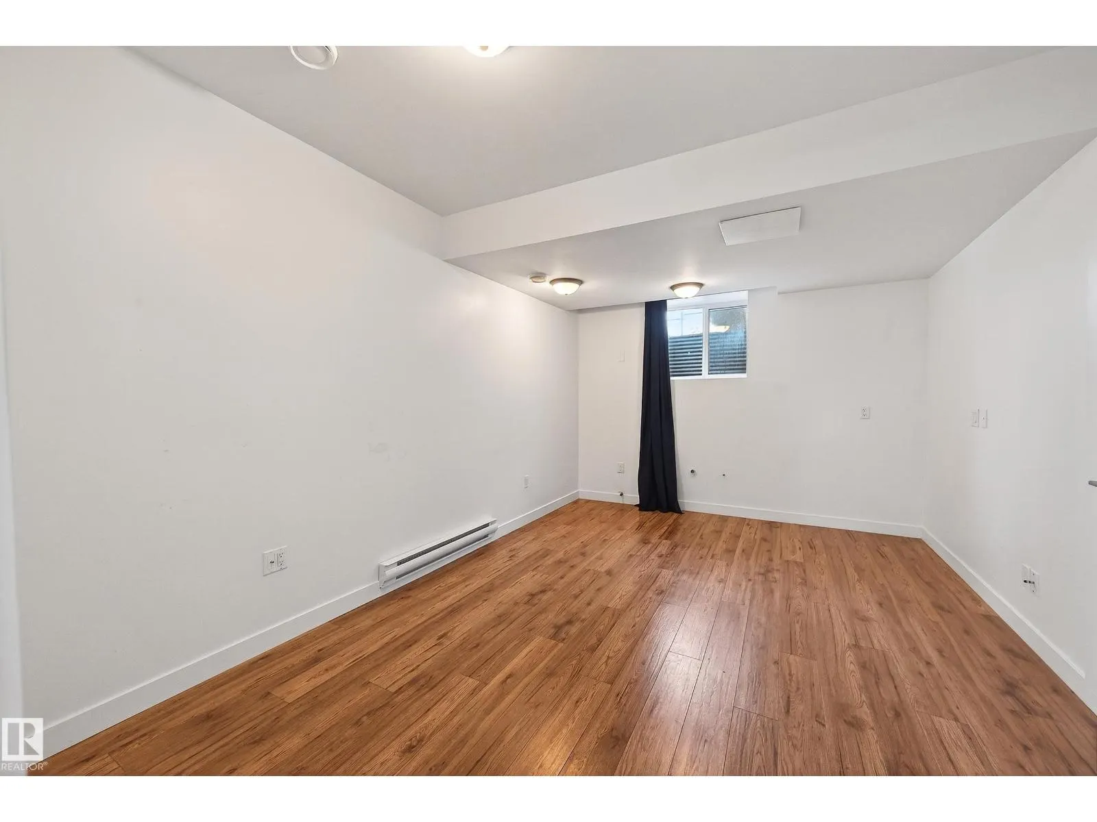 10204 113 AV NW
