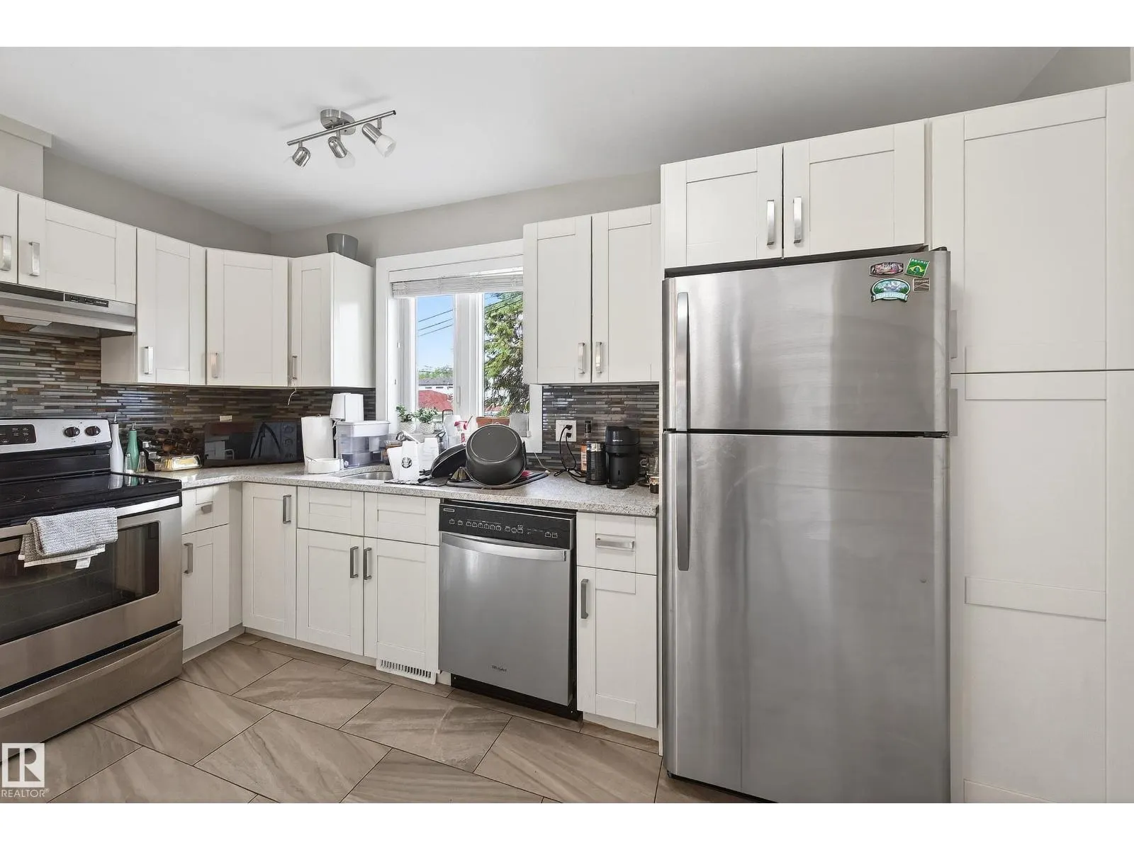 10204 113 AV NW