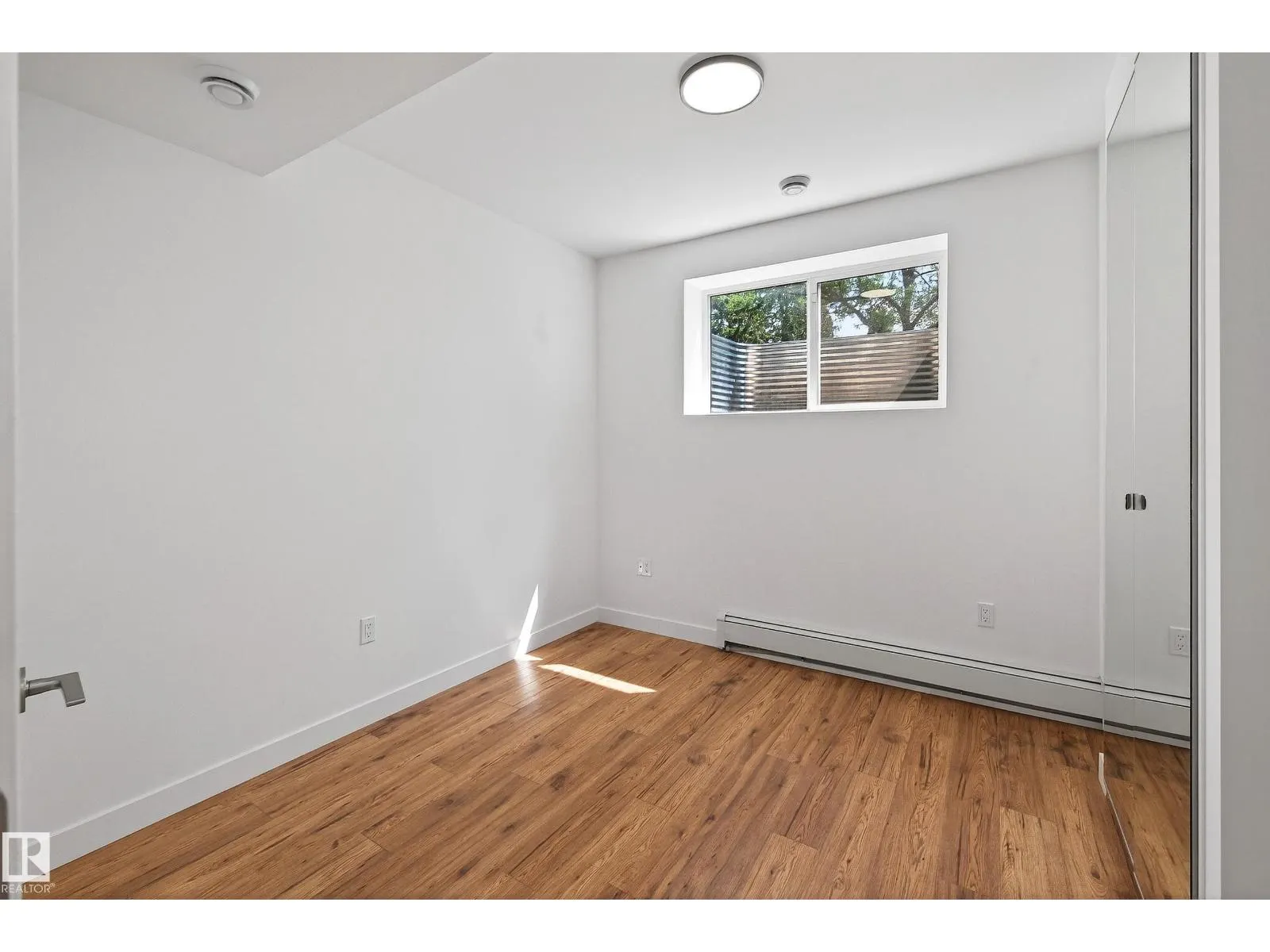 10204 113 AV NW