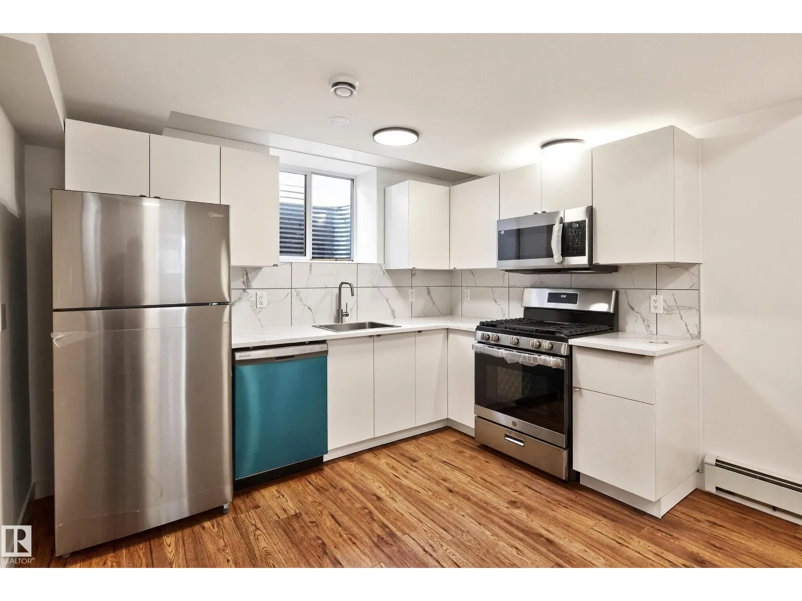 10204 113 AV NW