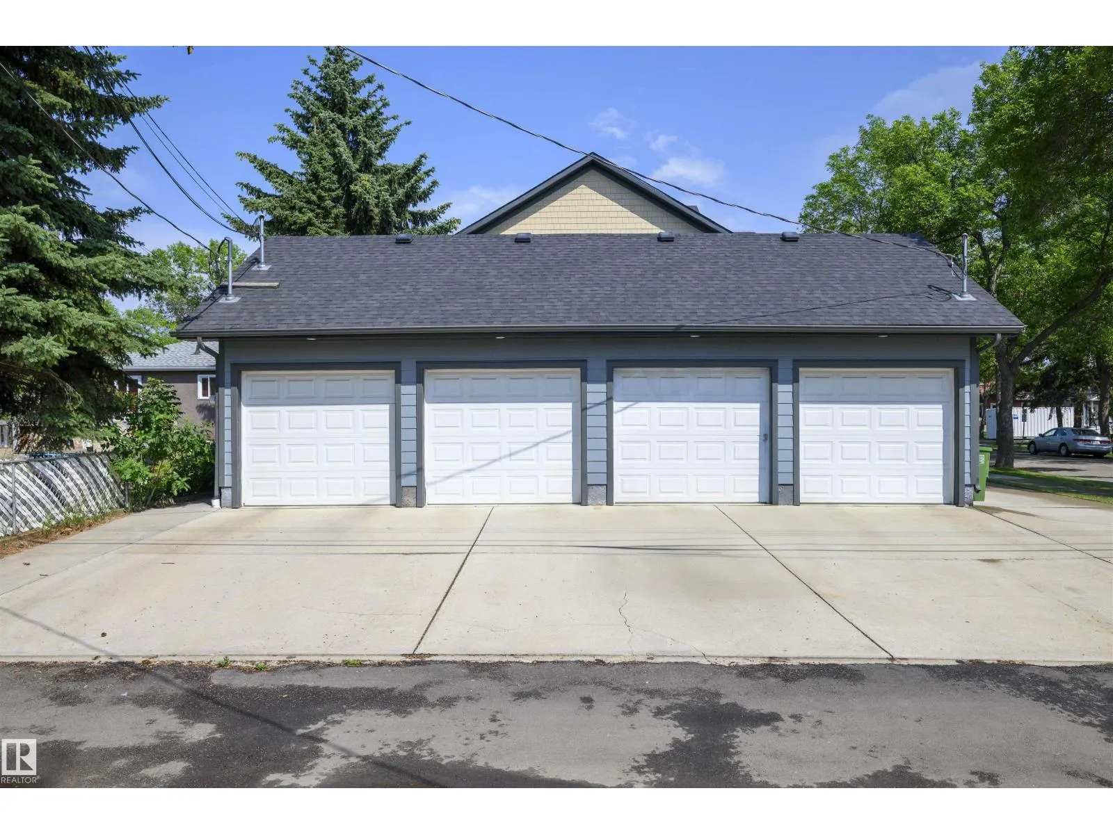 10204 113 AV NW