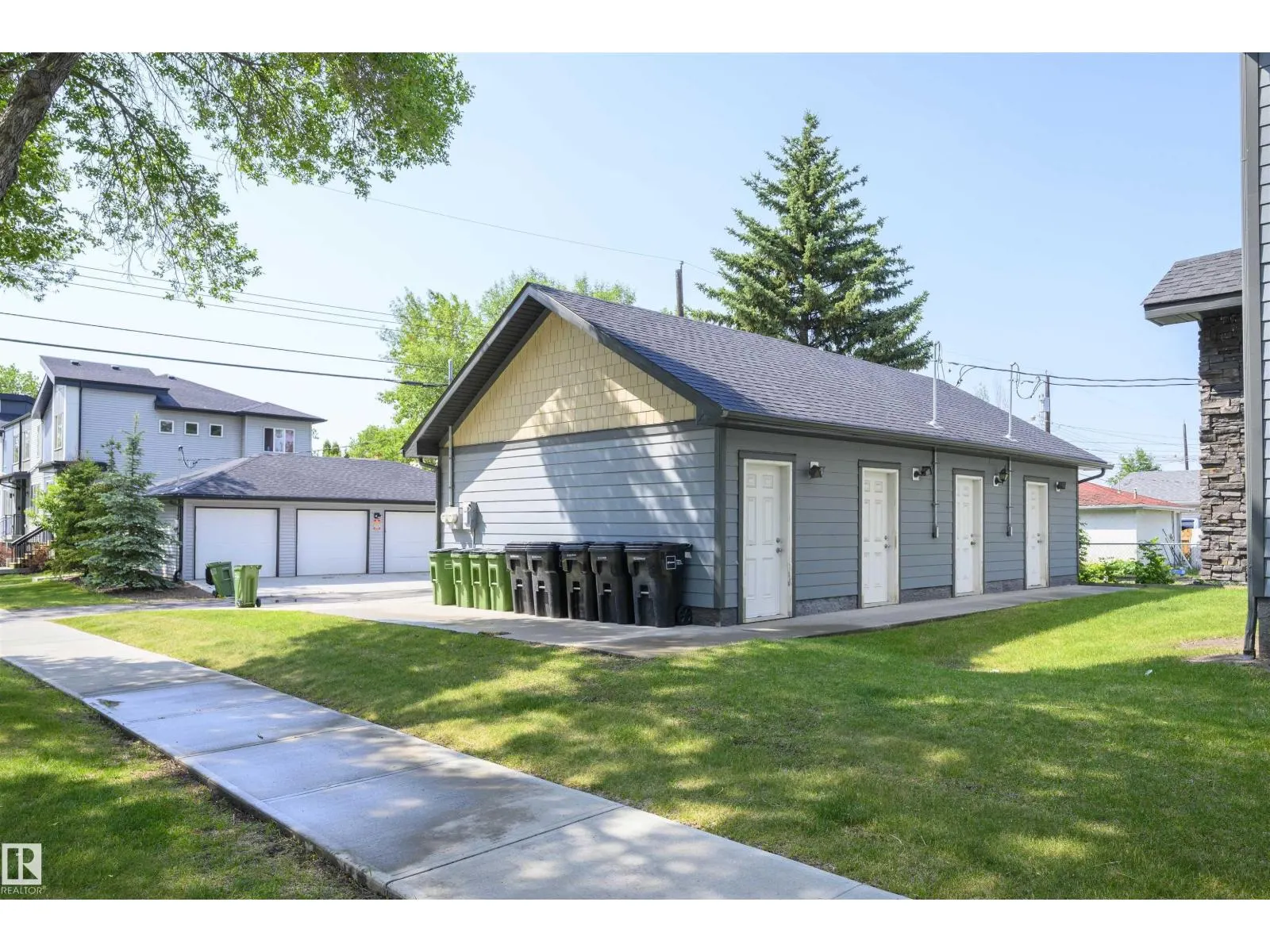 10204 113 AV NW