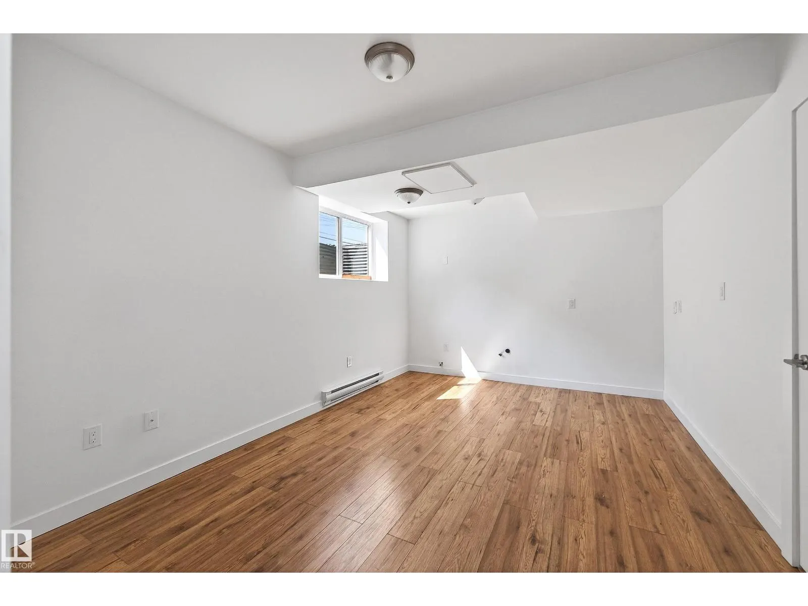10204 113 AV NW