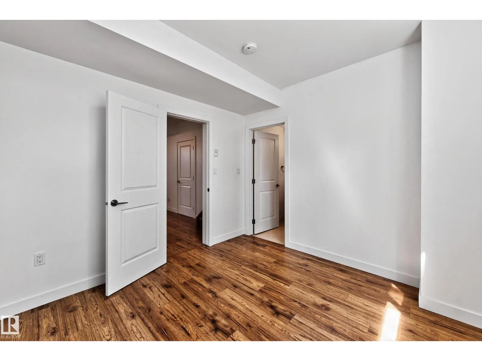 10204 113 AV NW