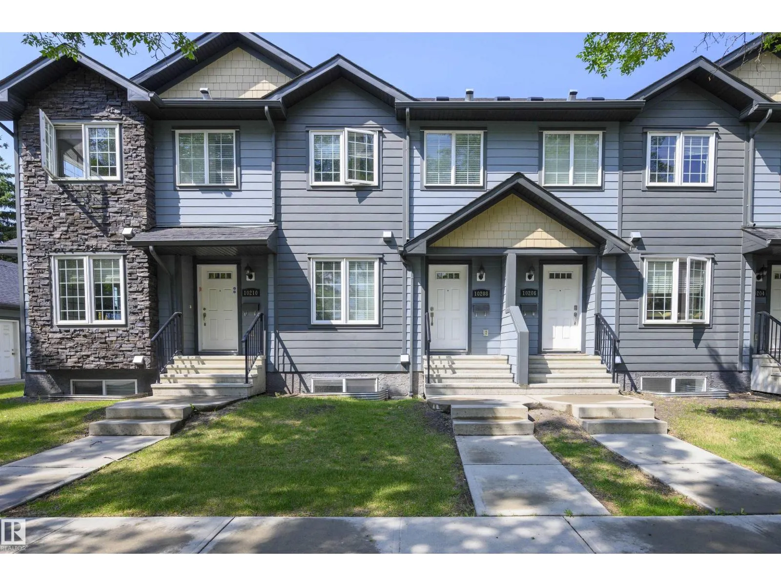 10204 113 AV NW