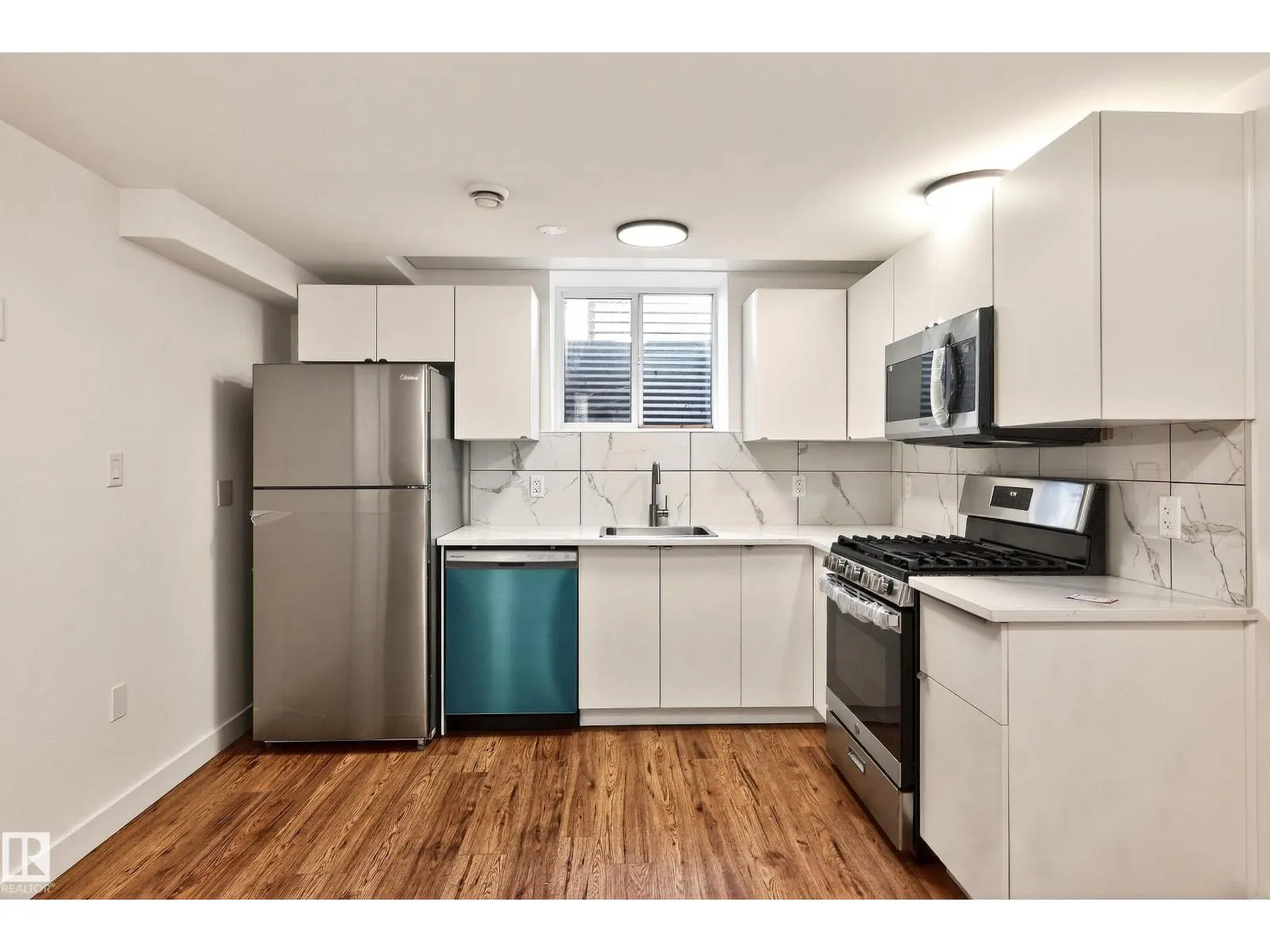 10204 113 AV NW