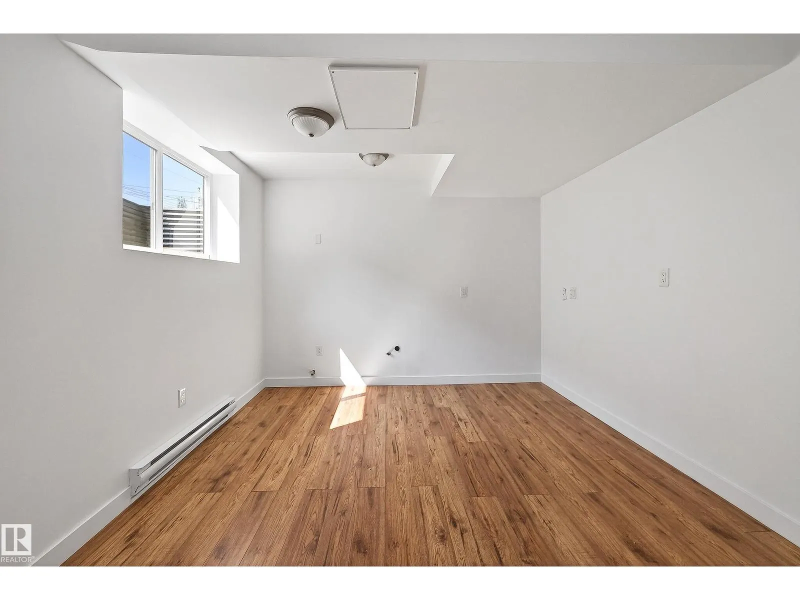 10204 113 AV NW