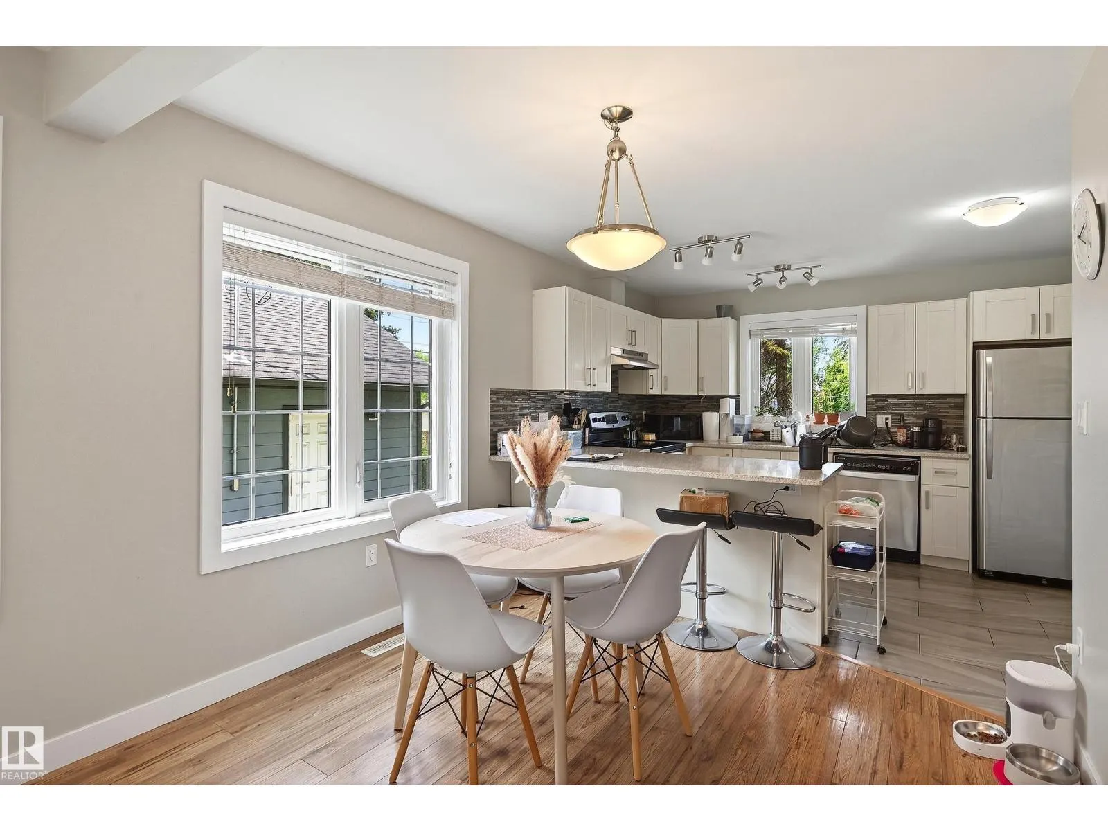 10204 113 AV NW