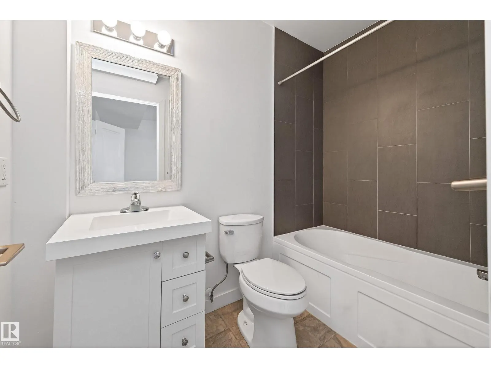 10204 113 AV NW