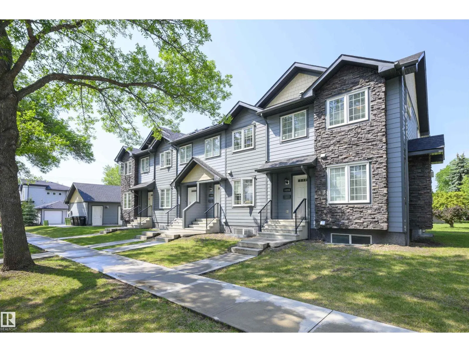 10204 113 AV NW