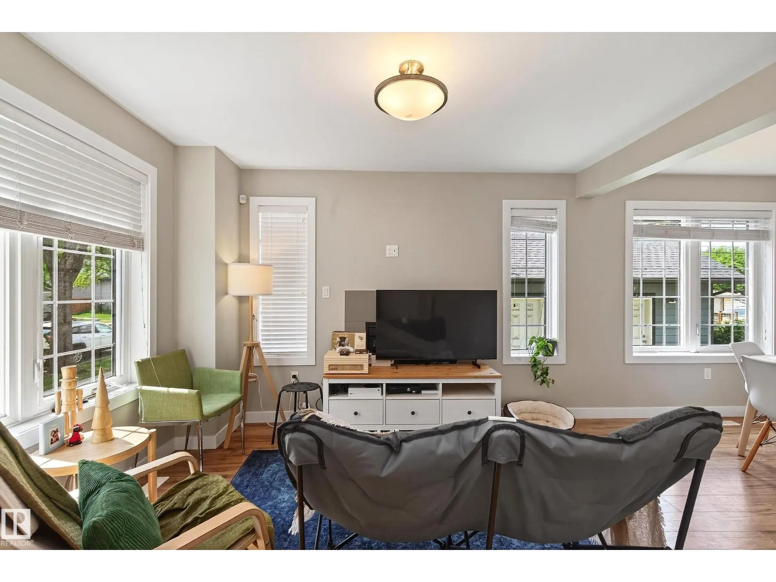 10204 113 AV NW