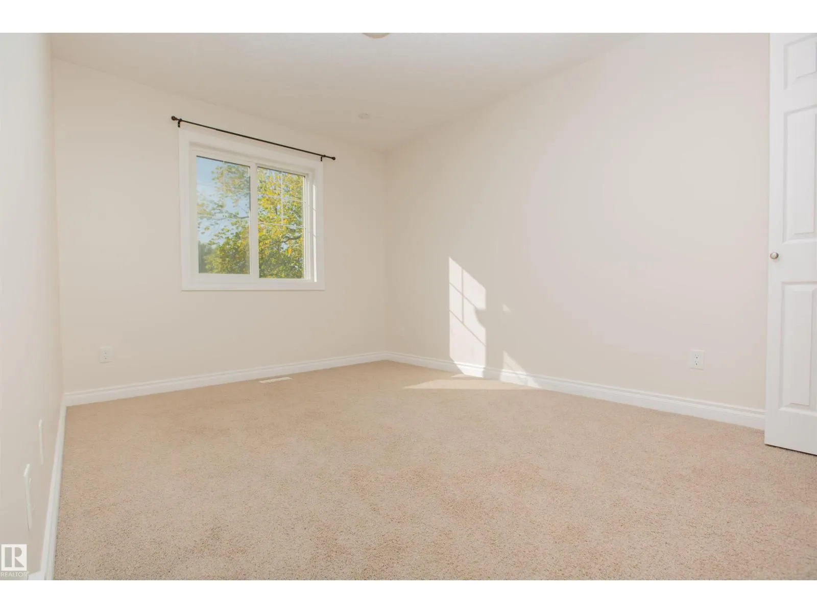 11215 125 ST NW