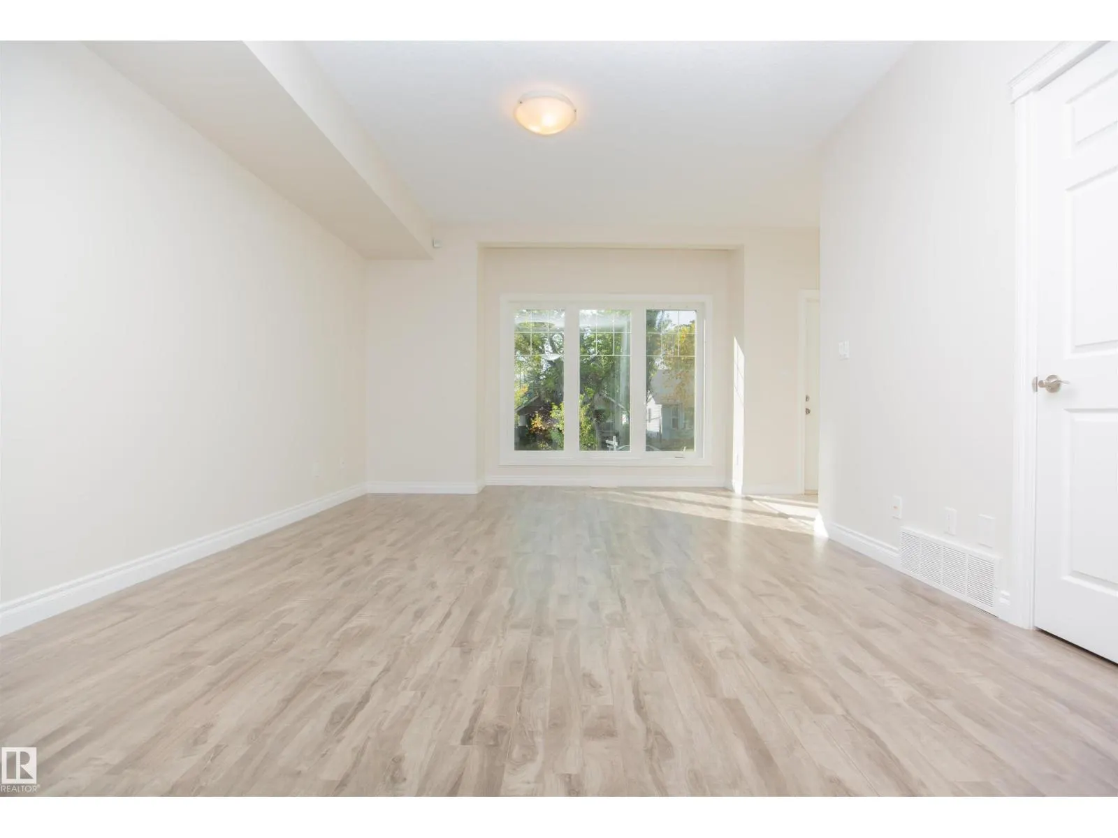 11215 125 ST NW