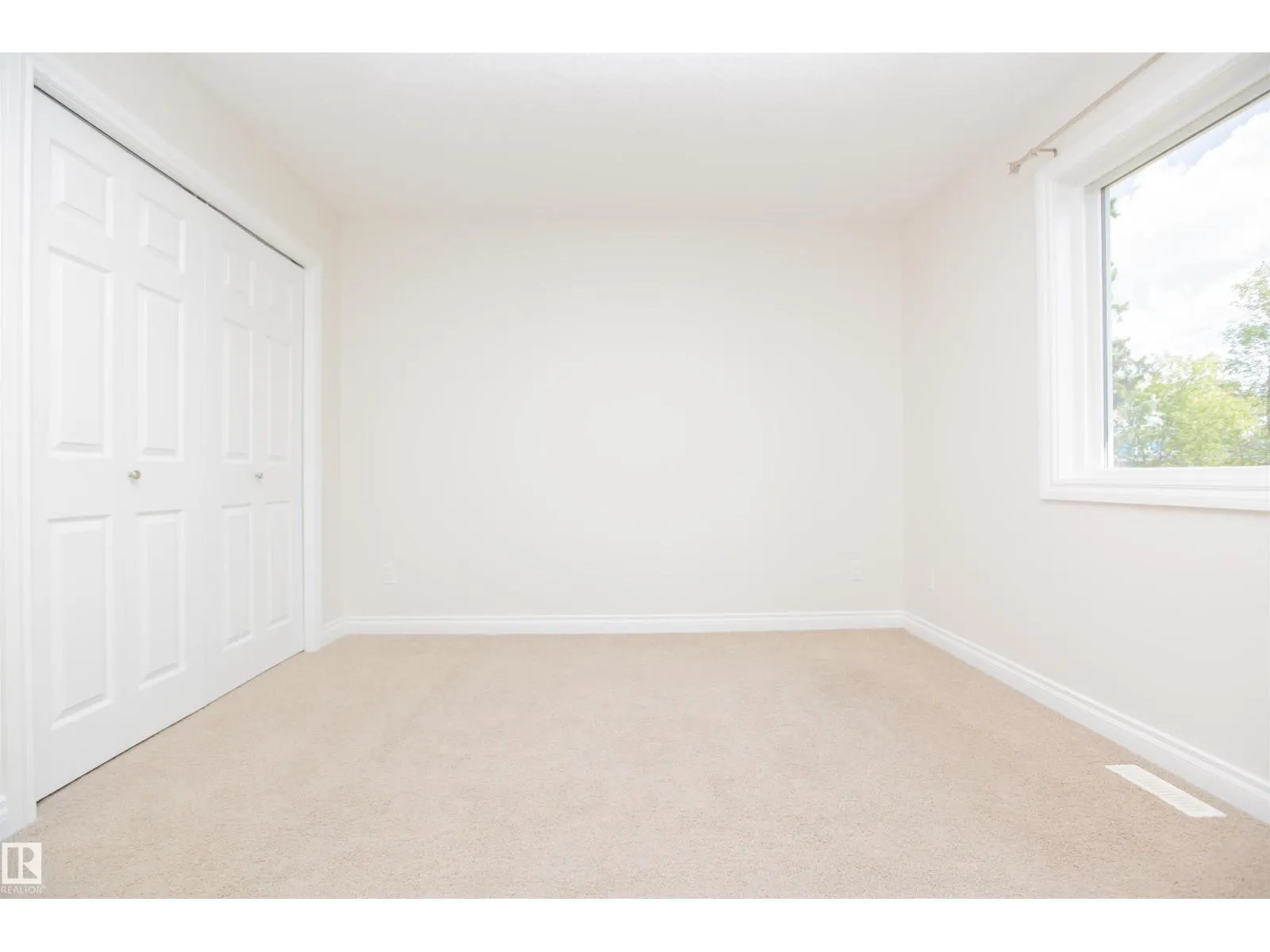 11215 125 ST NW