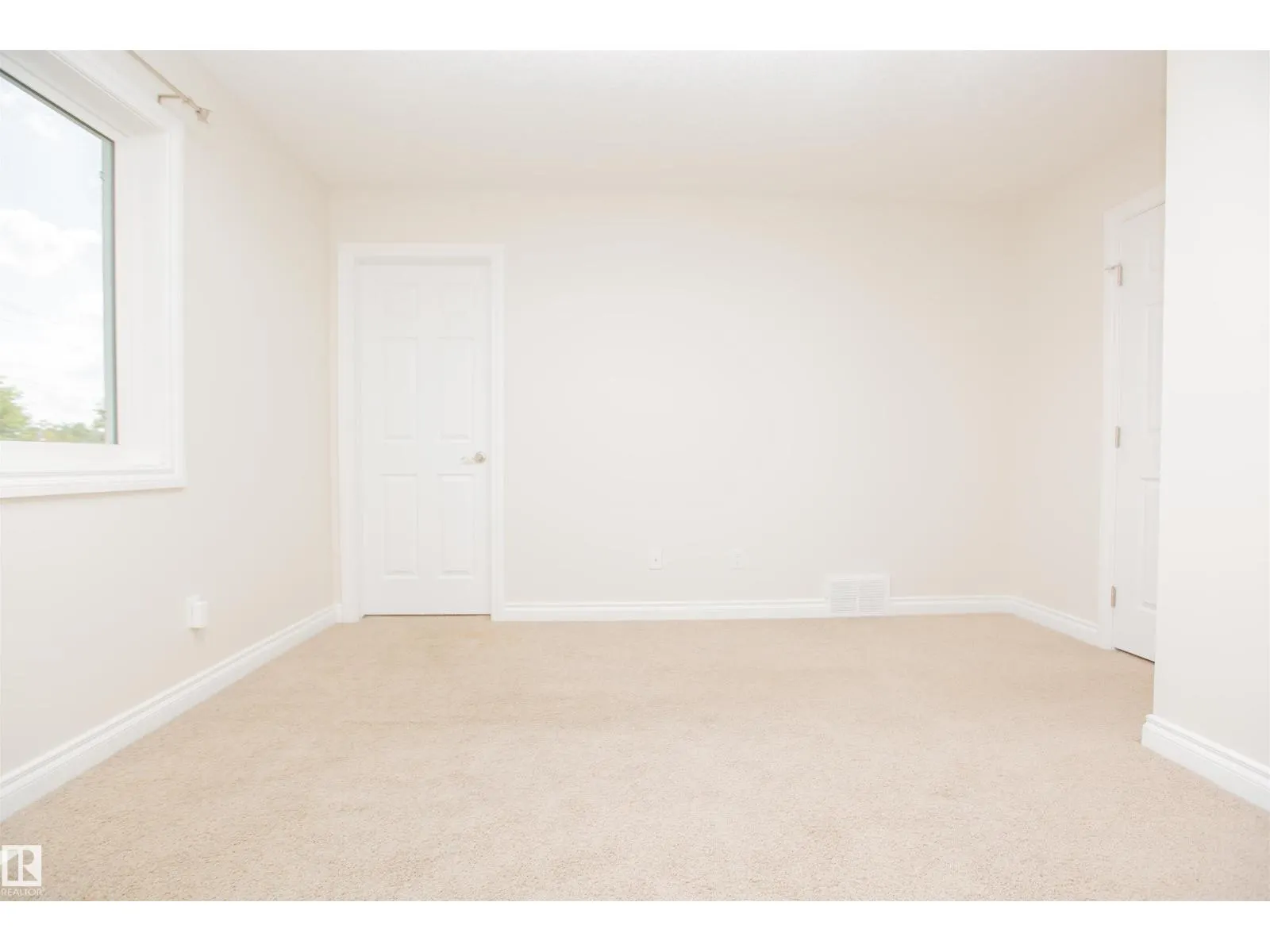11215 125 ST NW