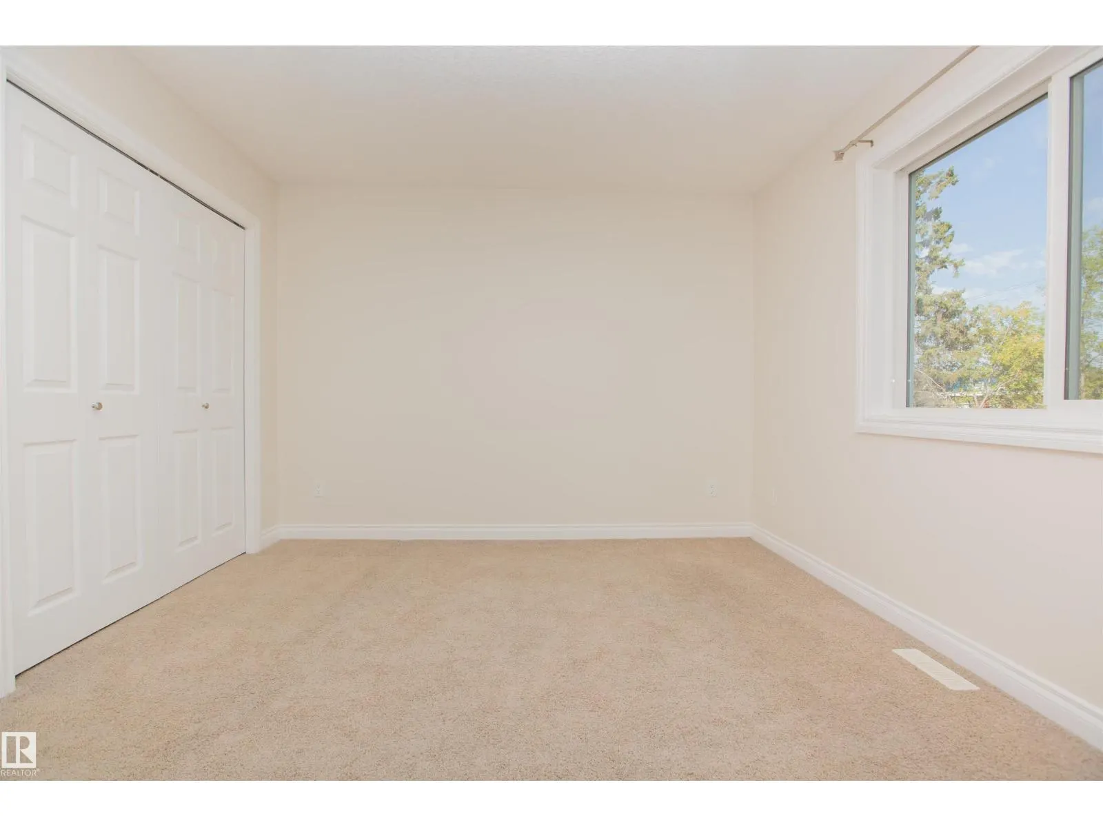 11215 125 ST NW