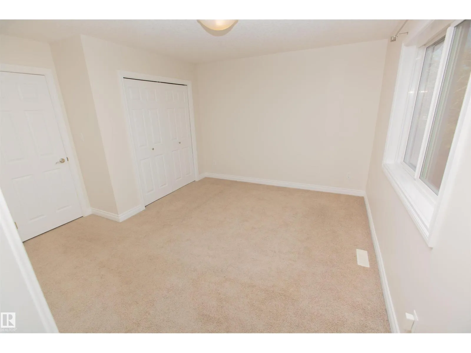 11215 125 ST NW
