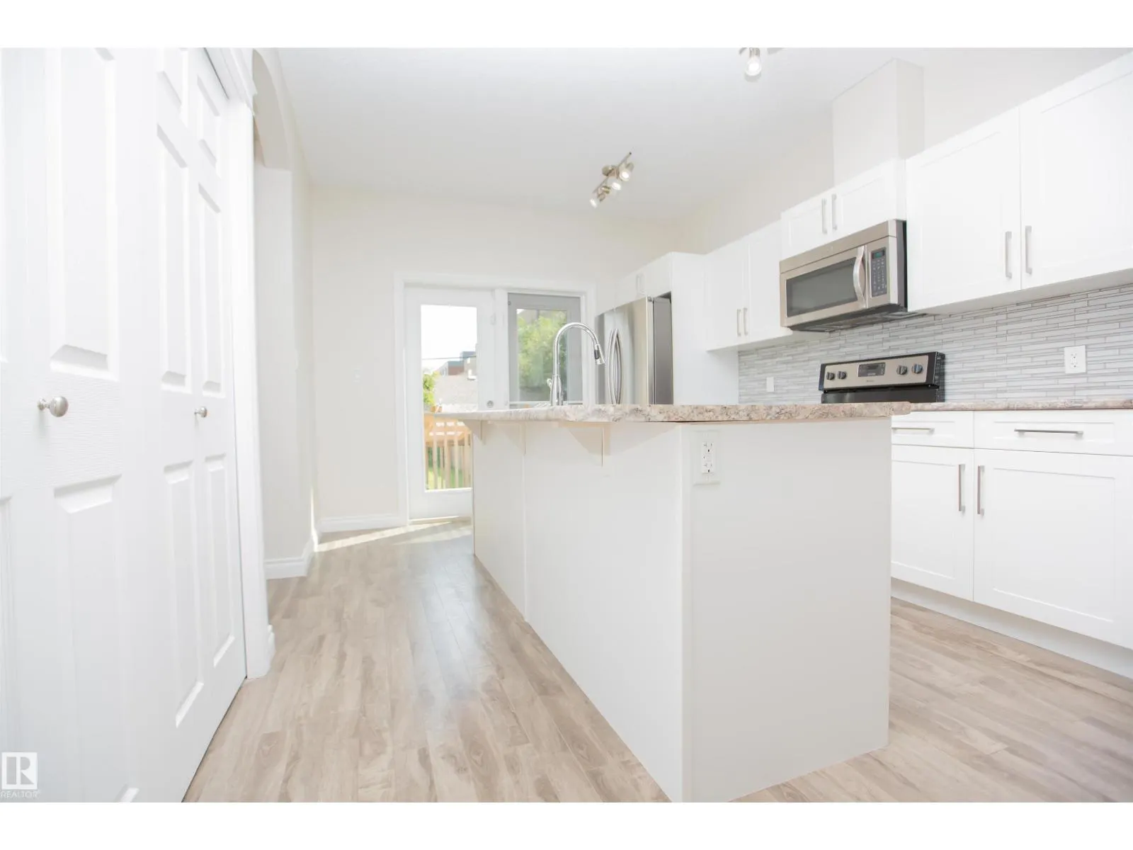 11215 125 ST NW