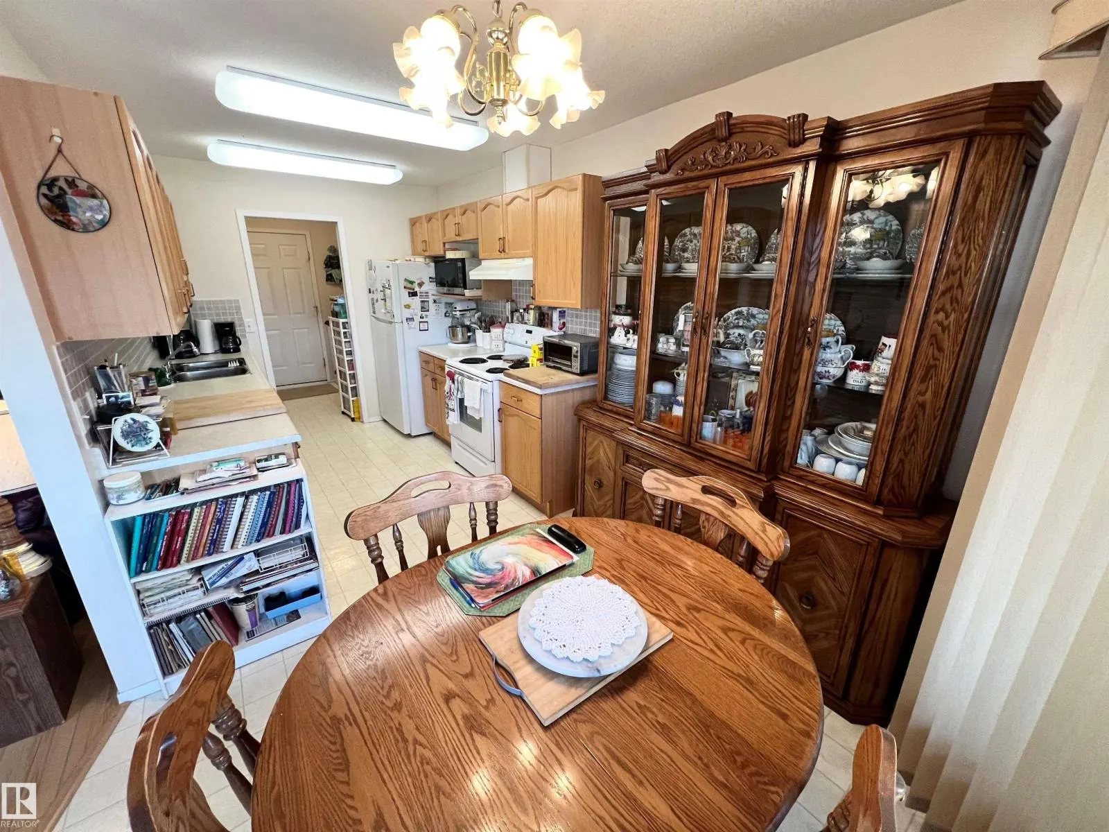 56 13320 124 ST NW NW