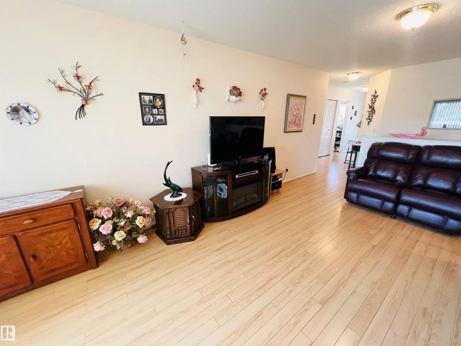 56 13320 124 ST NW NW