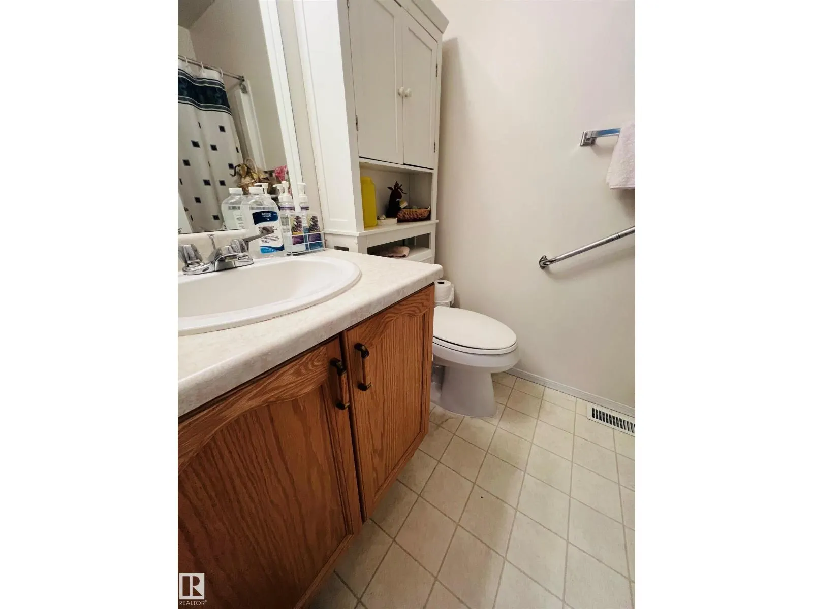 56 13320 124 ST NW NW