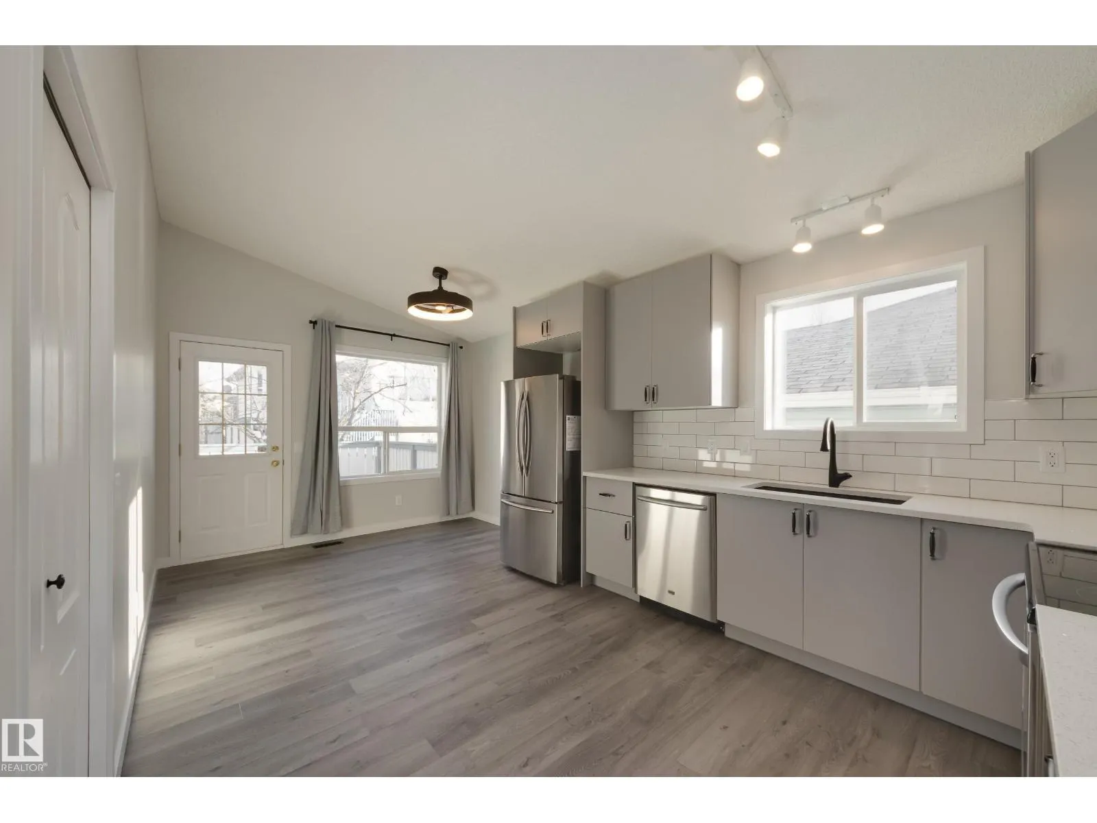 4147 37A AV NW
