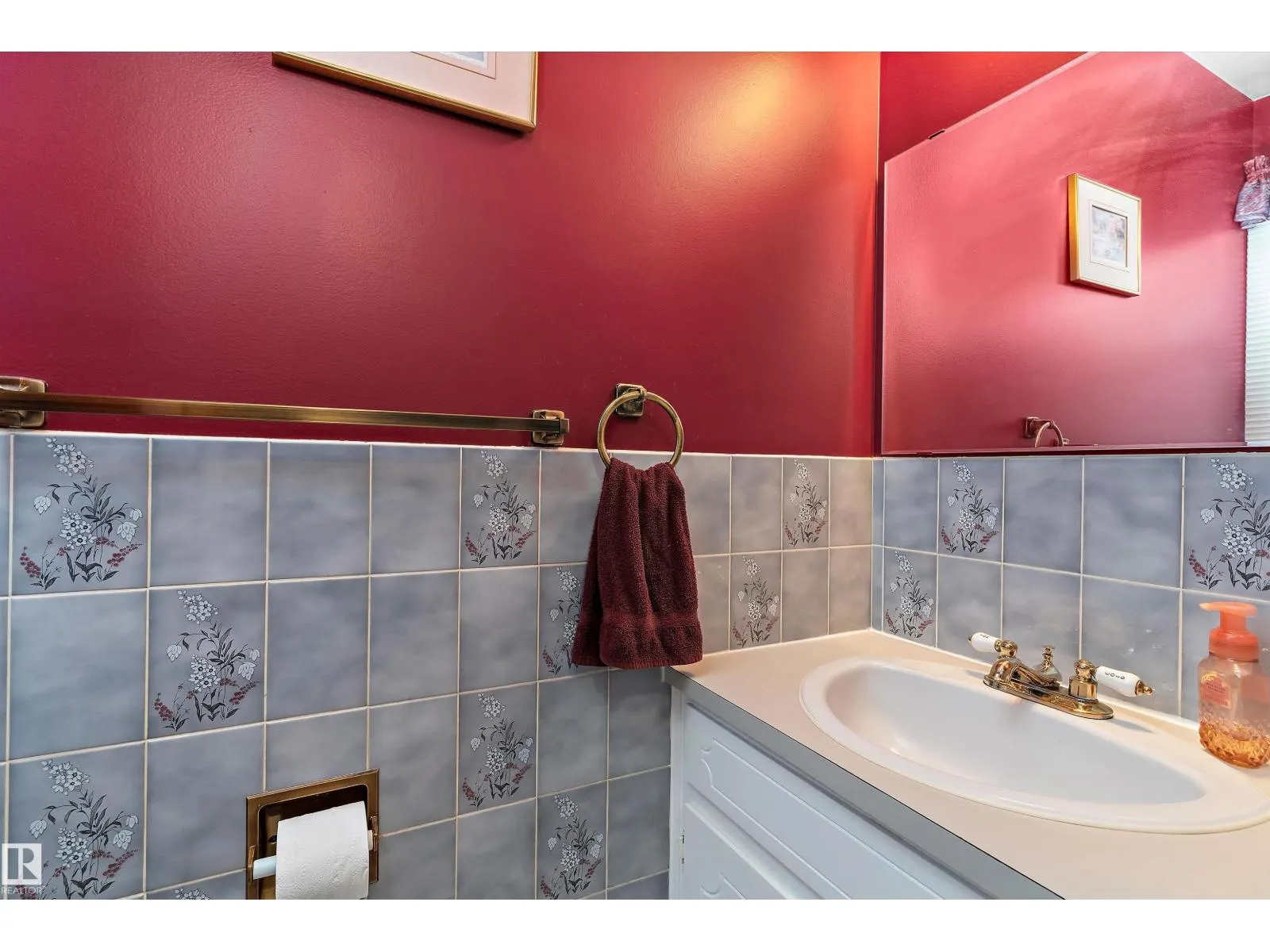 3443 87 ST NW