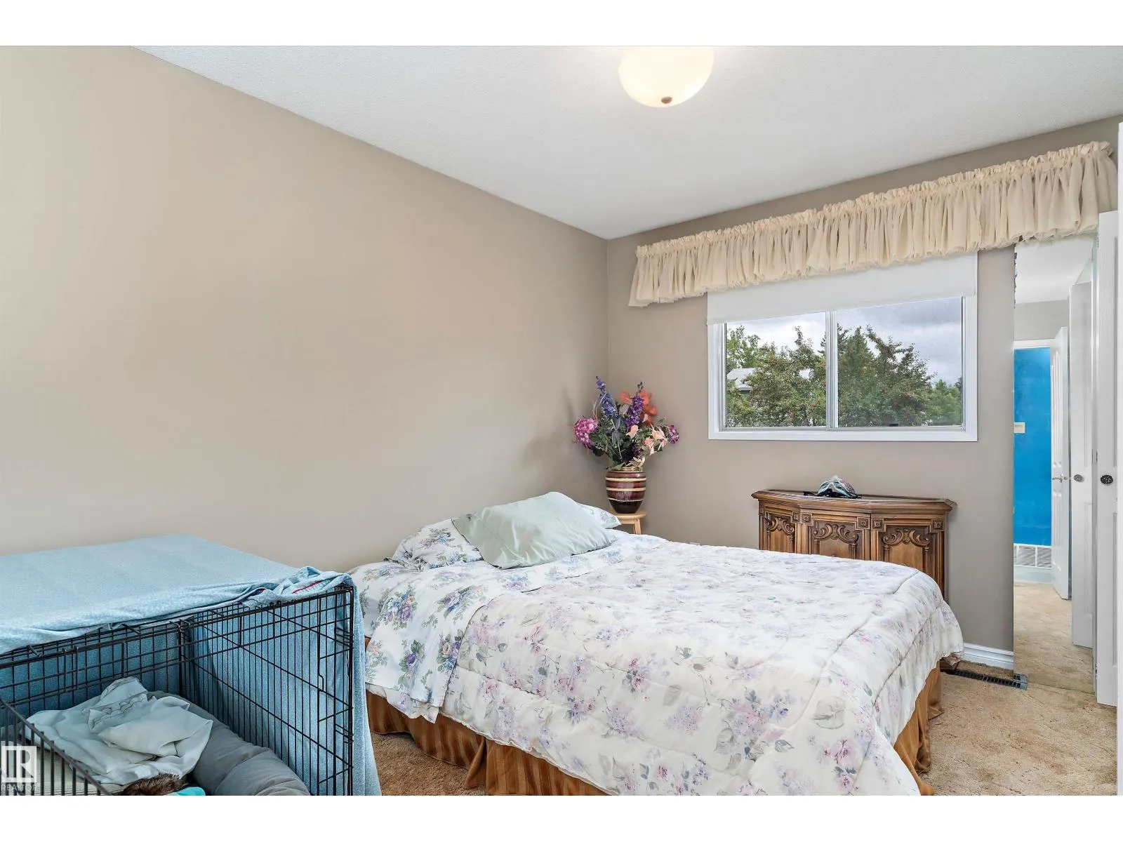 3443 87 ST NW