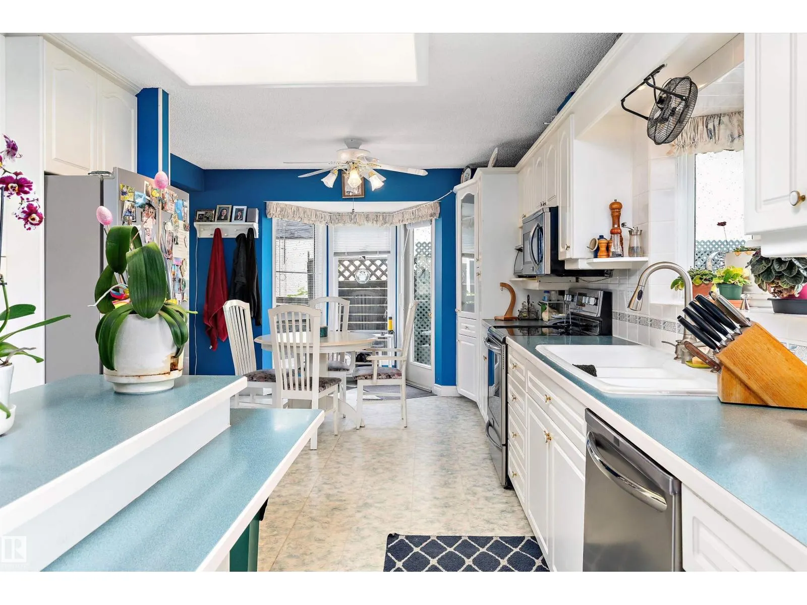 3443 87 ST NW