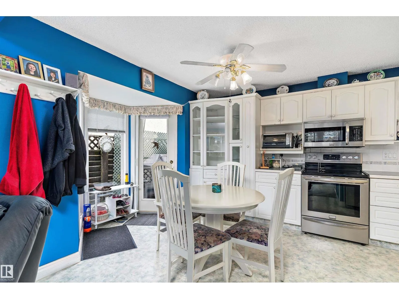 3443 87 ST NW