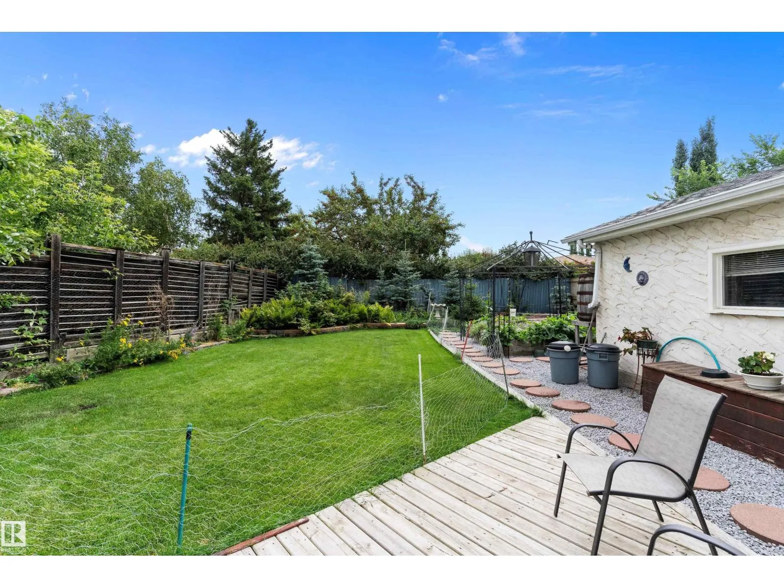 3443 87 ST NW