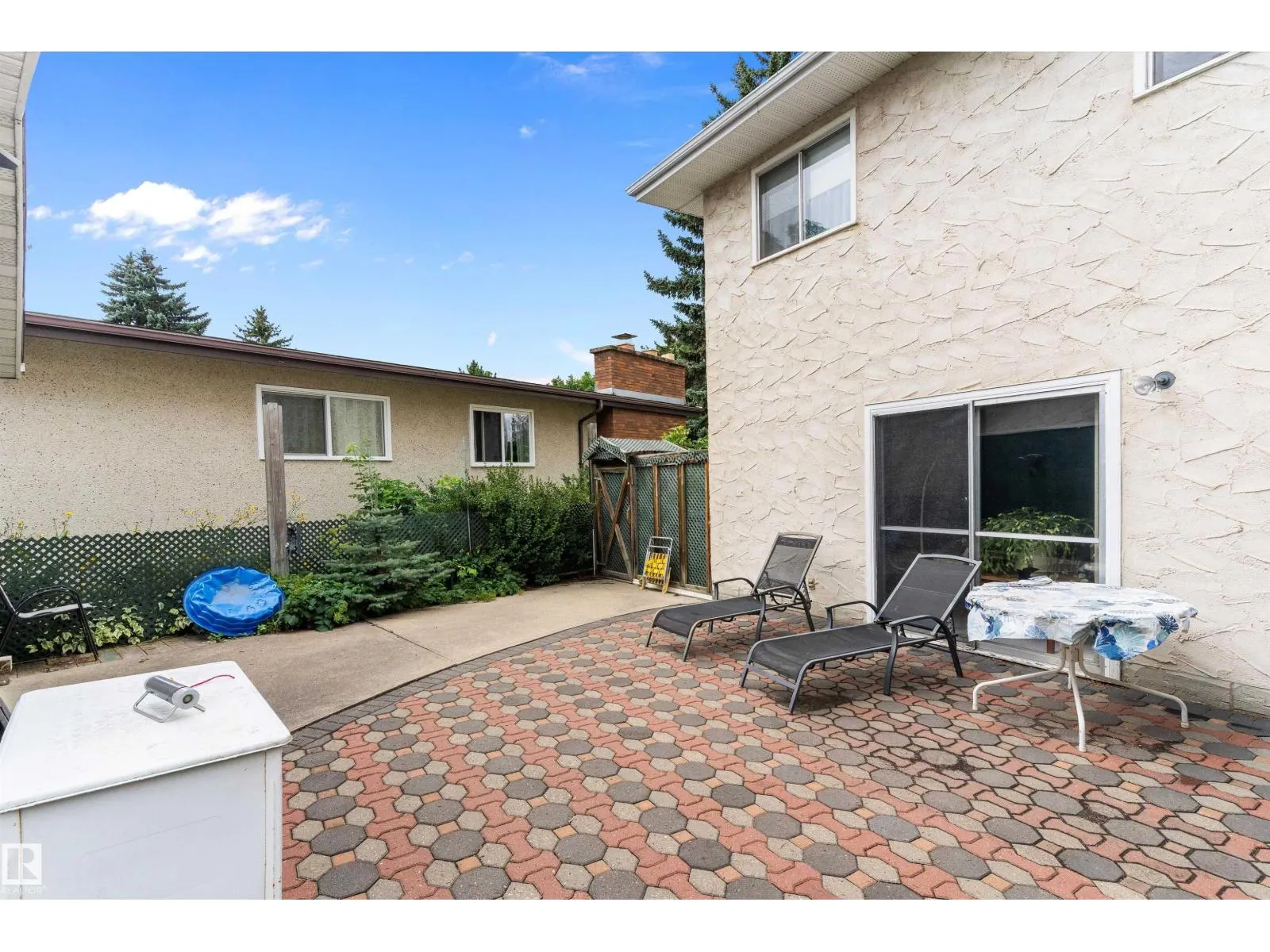 3443 87 ST NW