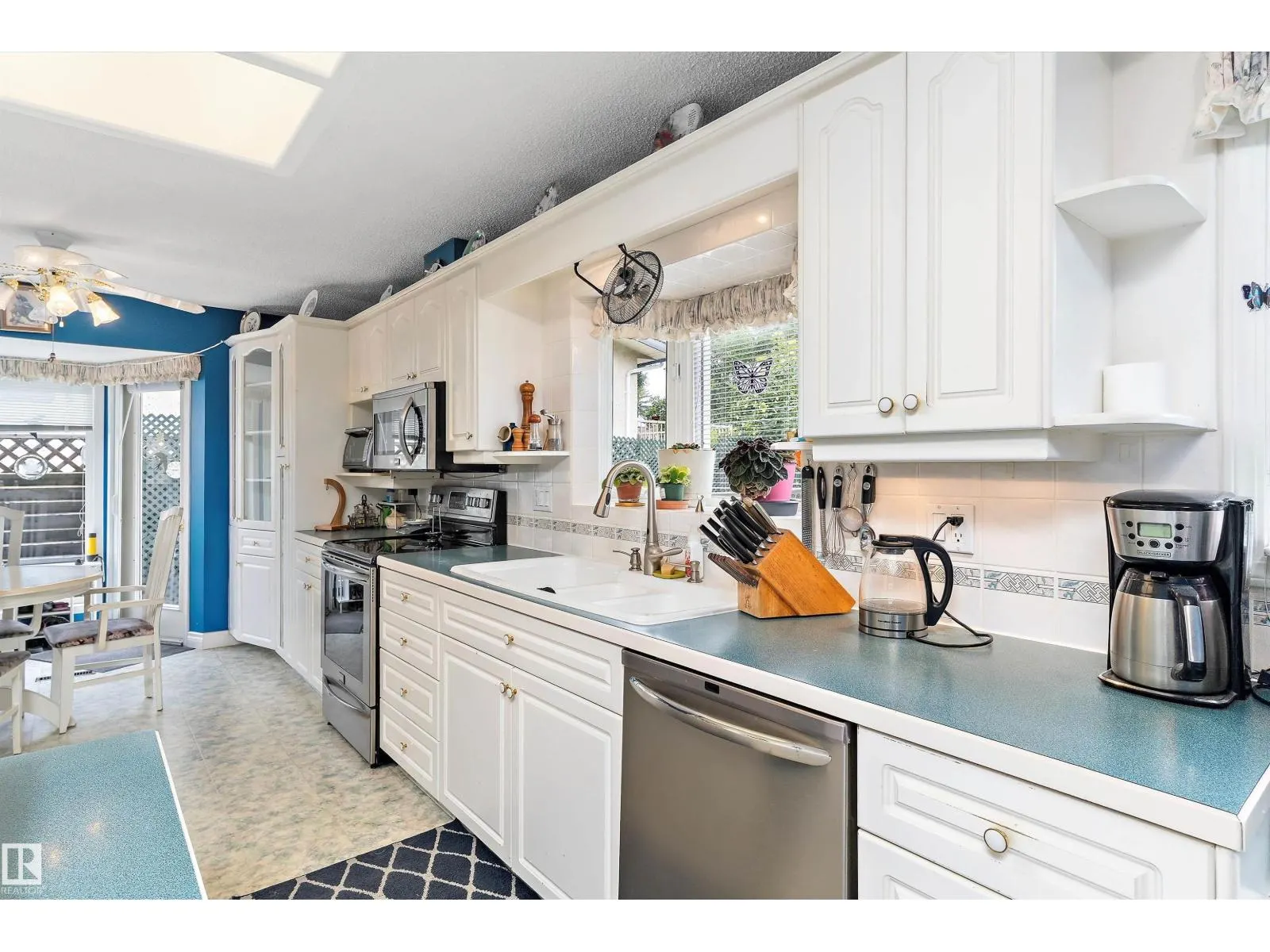 3443 87 ST NW