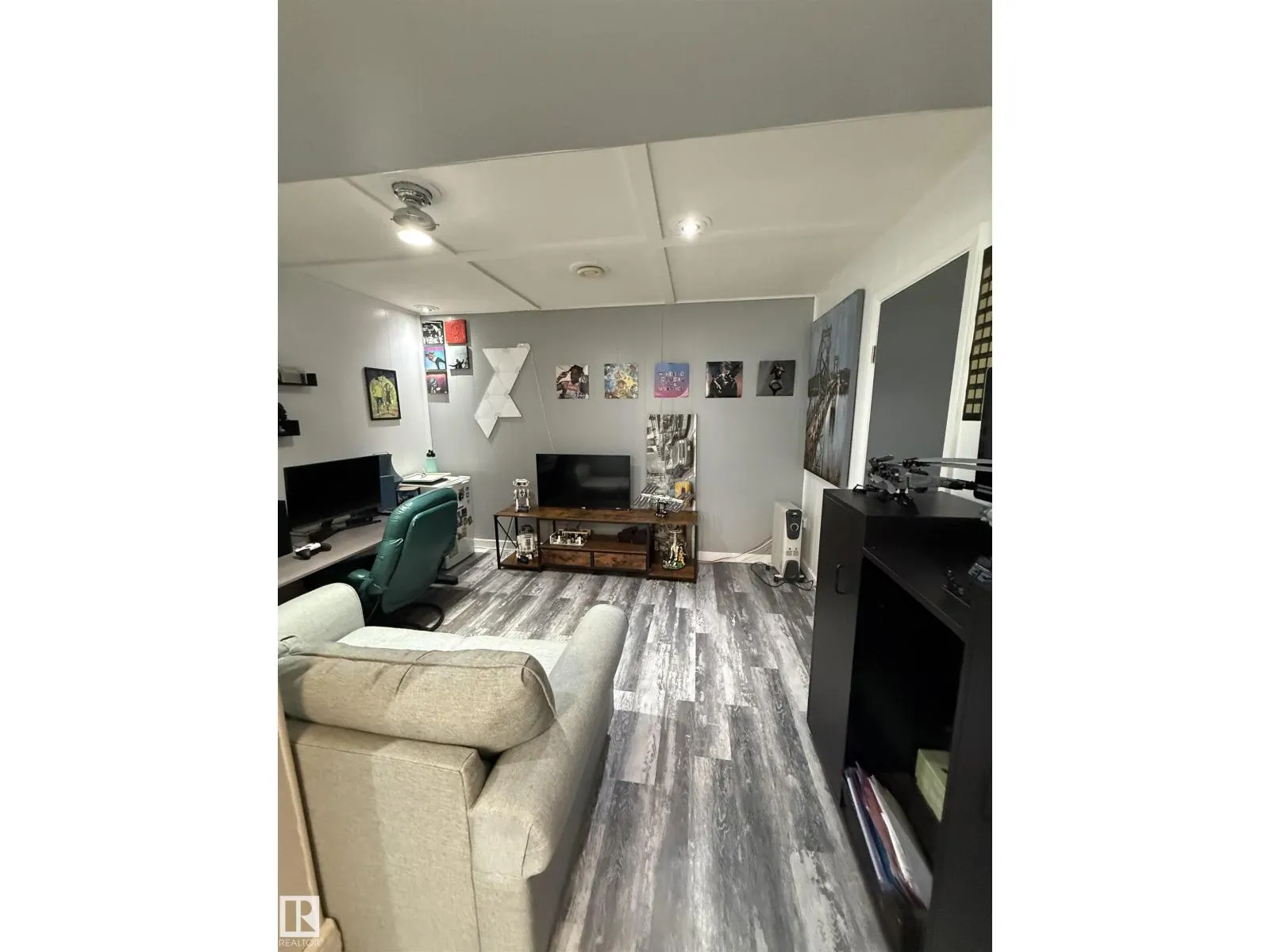40 GARDEN CR