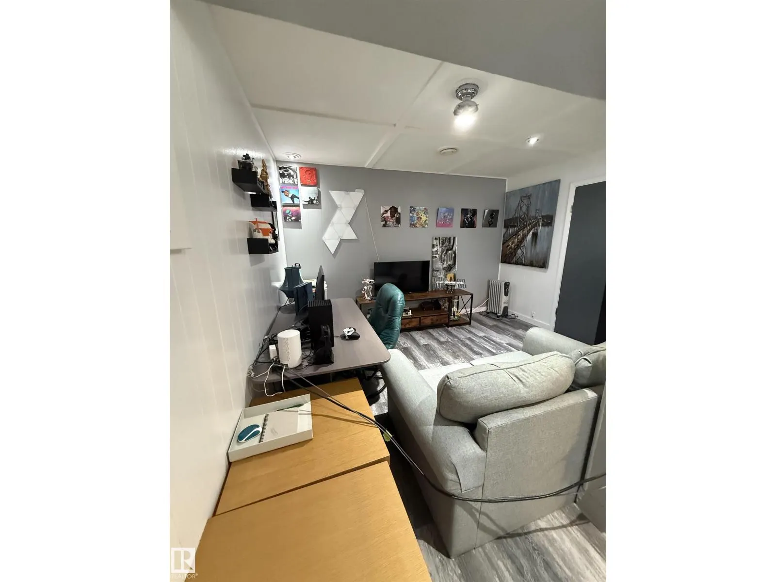 40 GARDEN CR