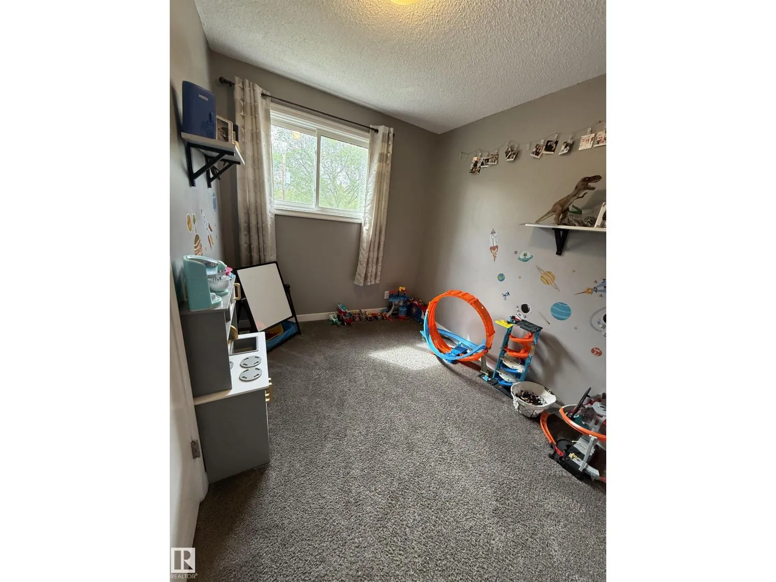 40 GARDEN CR
