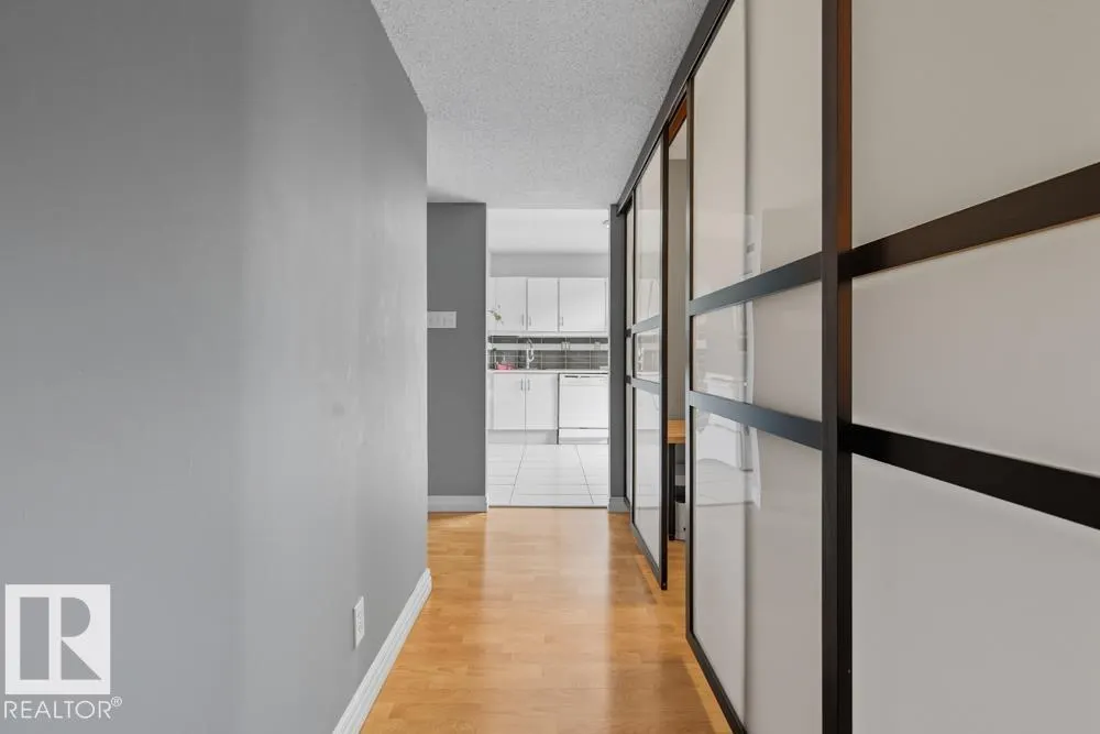 #504 10025 113 ST NW