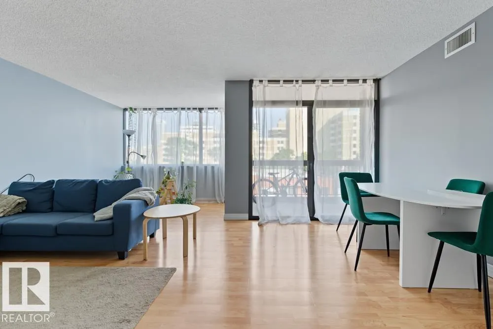 #504 10025 113 ST NW